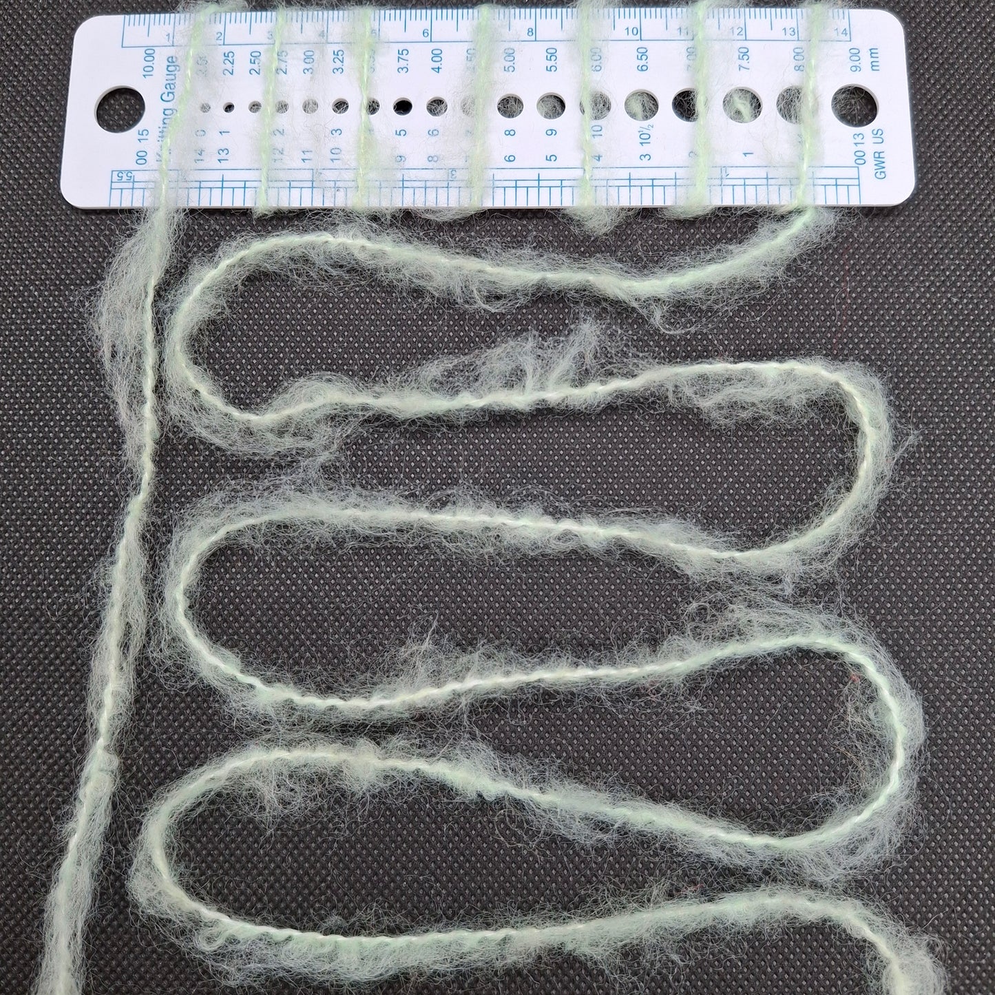 100g blødt italiensk garn Lysegrøn farve N.812