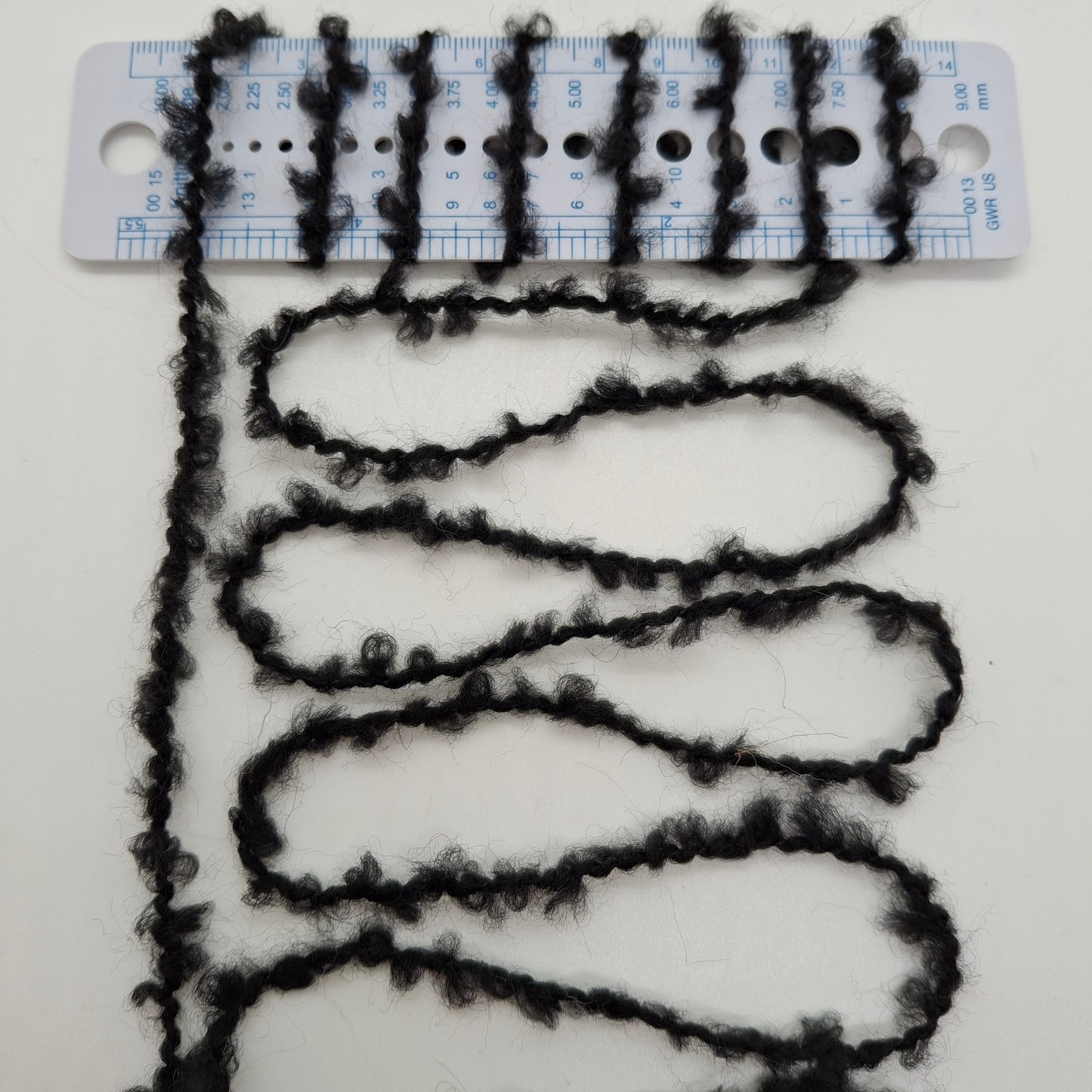 100 g de lana de alpaca bouclé, hilo italiano suave color morado N.846