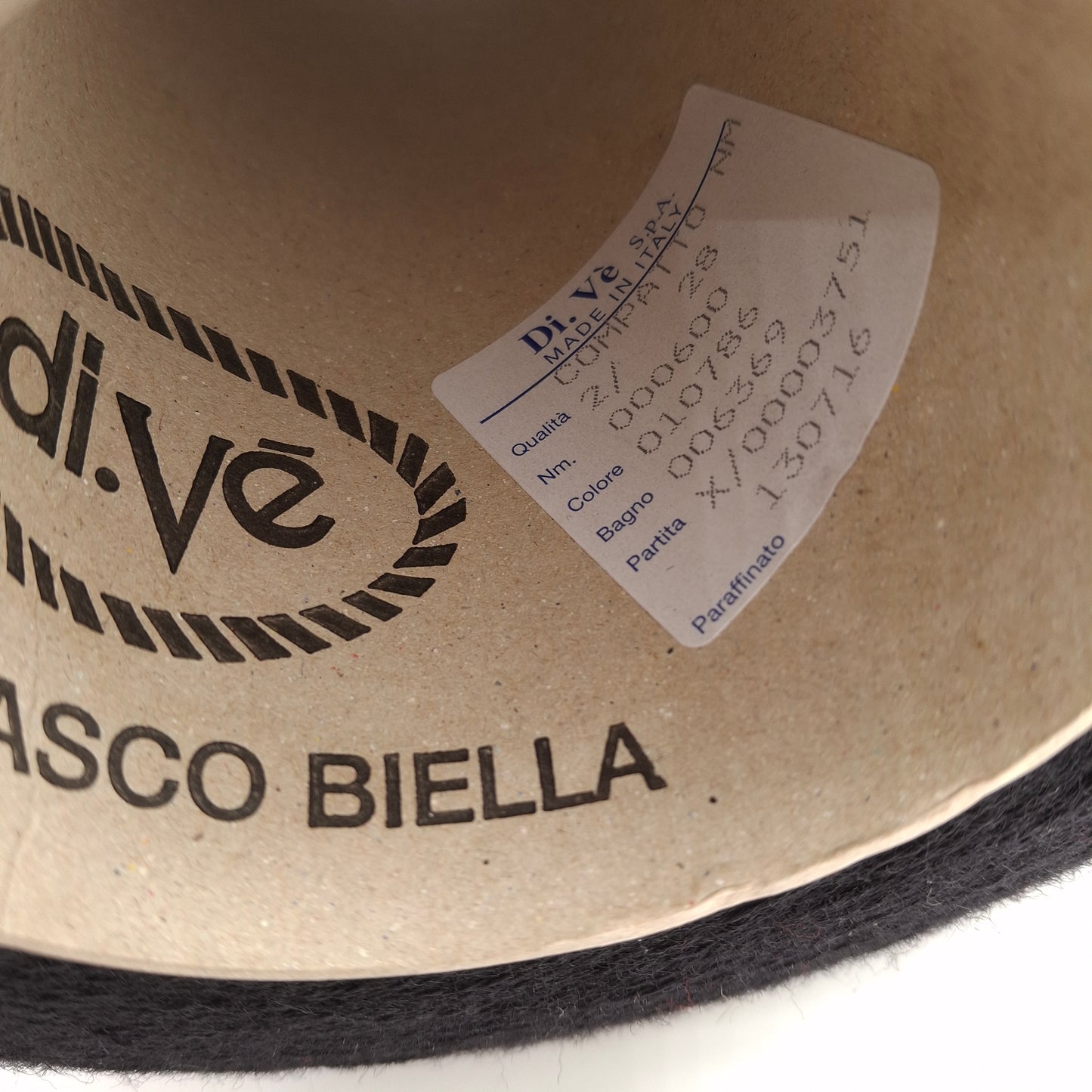 Italienisches Merinowollgarn, Farbe Schwarz, Nr. 1066