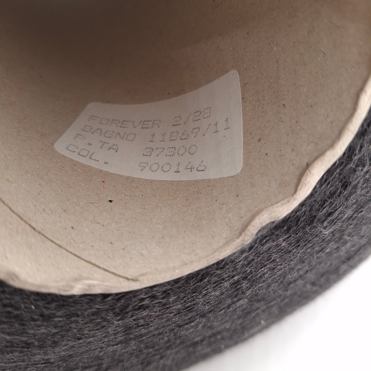 Lana Merino filato italiano colore Grigio N.1067