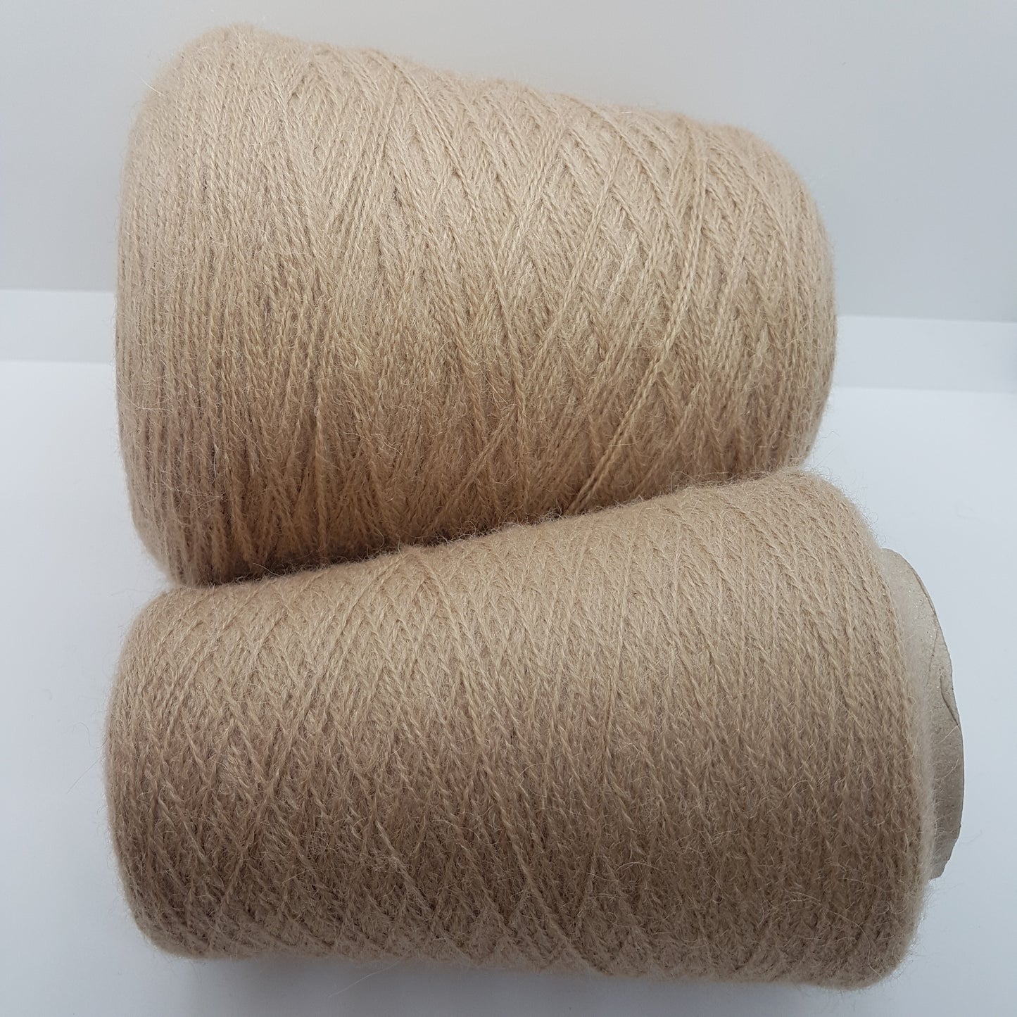 Alpaca Italian yarn for beige color knitwear N.139
