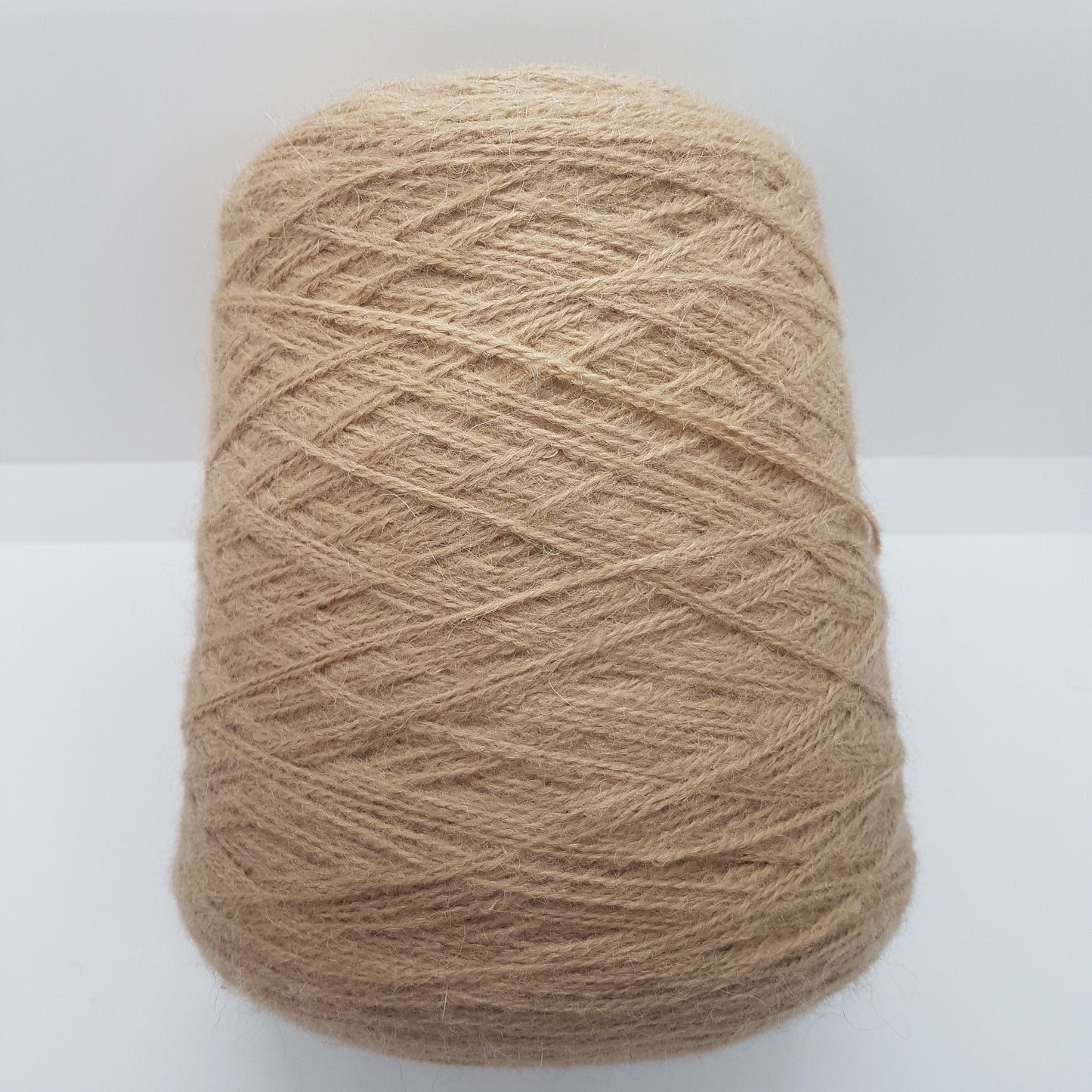 Fil italien alpaga pour les tricots de couleur beige N.139