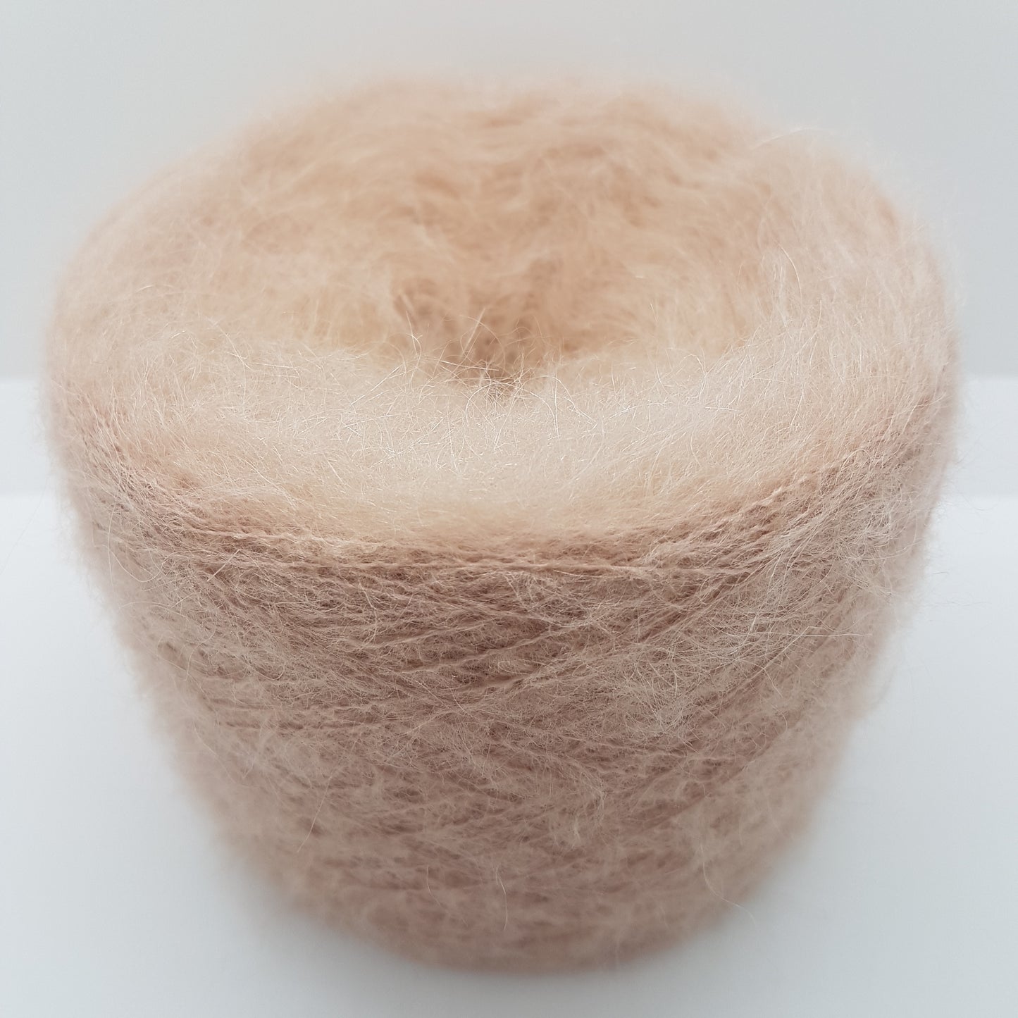 100g Mohair hilo italiano suave color Beige Nude N.236