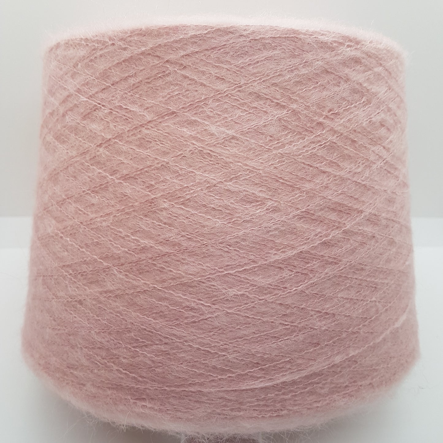 100g Mohair blødt italiensk garn farve Antique Pink N.238