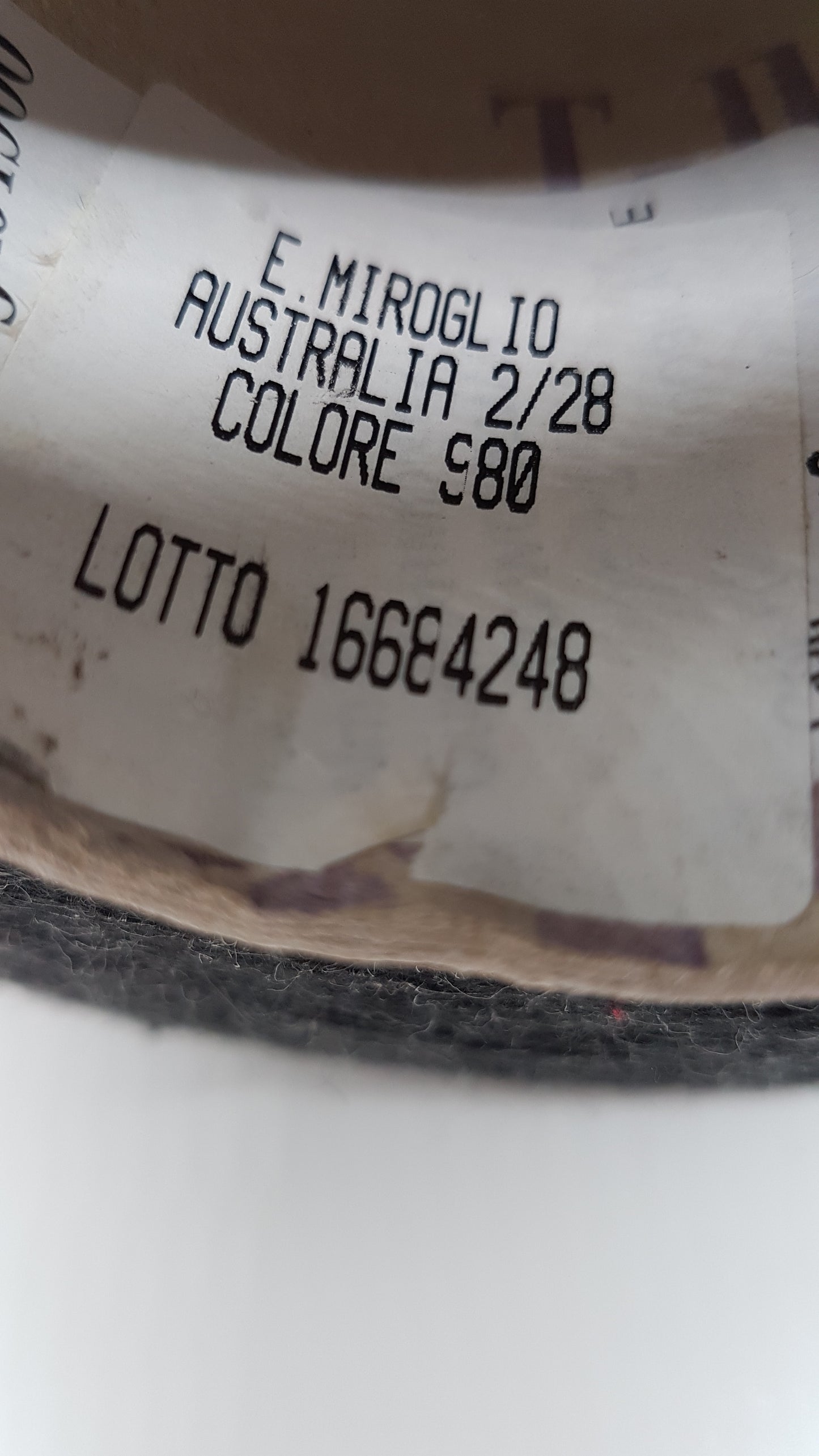 100g Lana Merino filato italiano colore Nero Antracite N.310