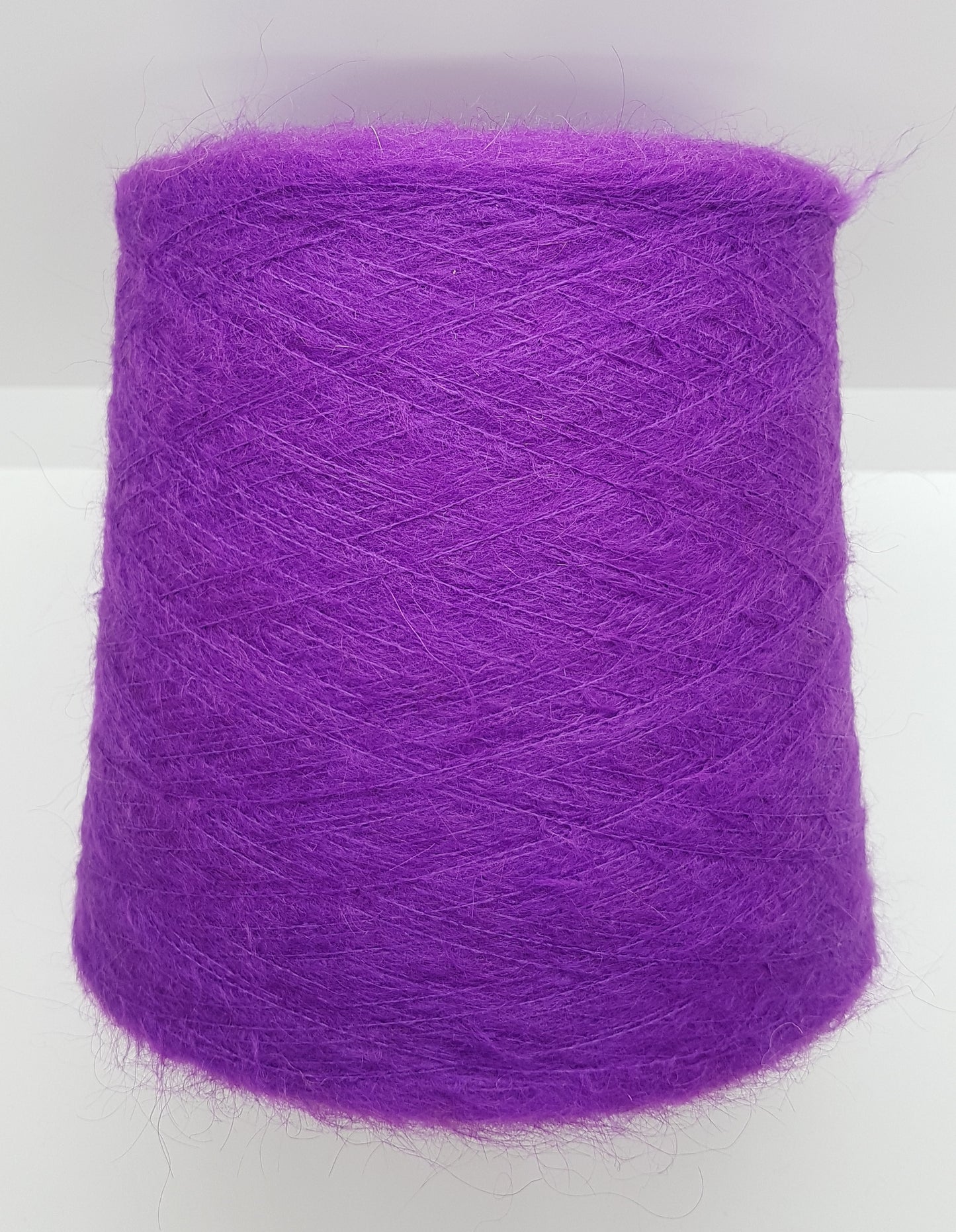 100g Mohair Italienische Garn Purple Farbe N.379
