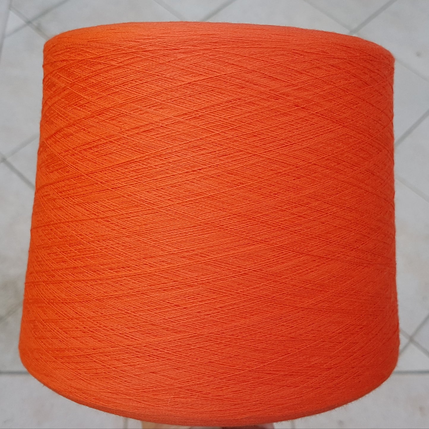 500g 100% blødt italiensk bomuldsgarn, orange farve N.412