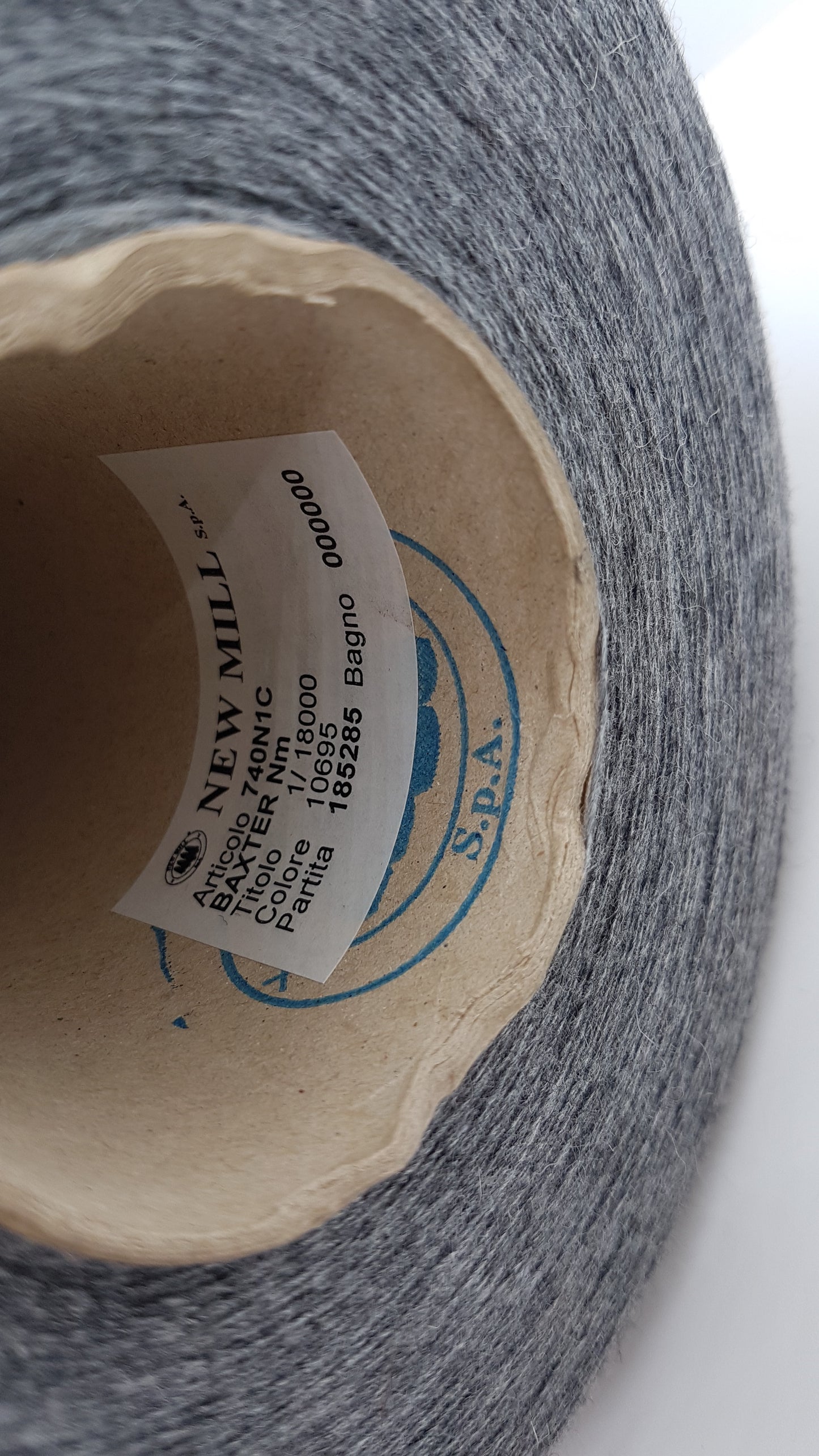 Angora en cachemire laine en laine italien Couleur gris foncé N.418