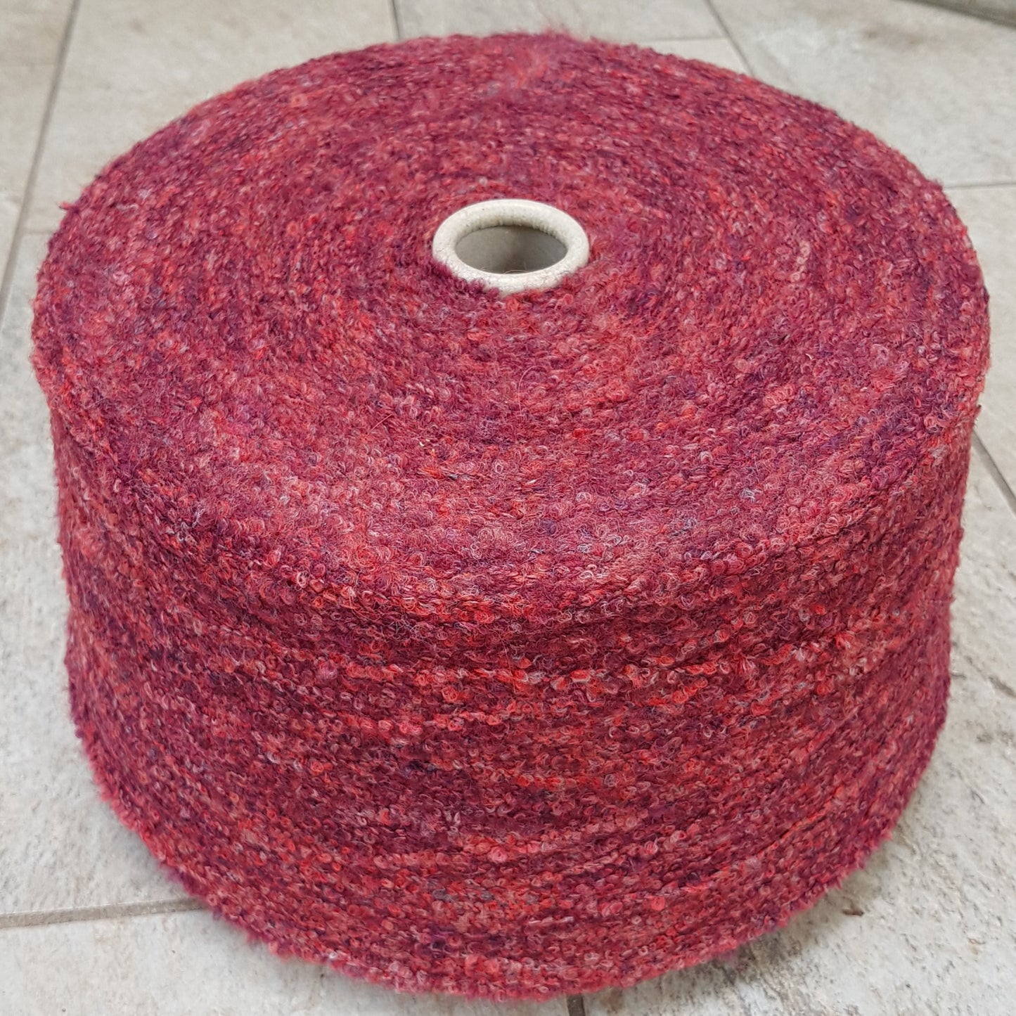 100g Lana Bouclé filato italiano colore Bordeaux mélange N. 470