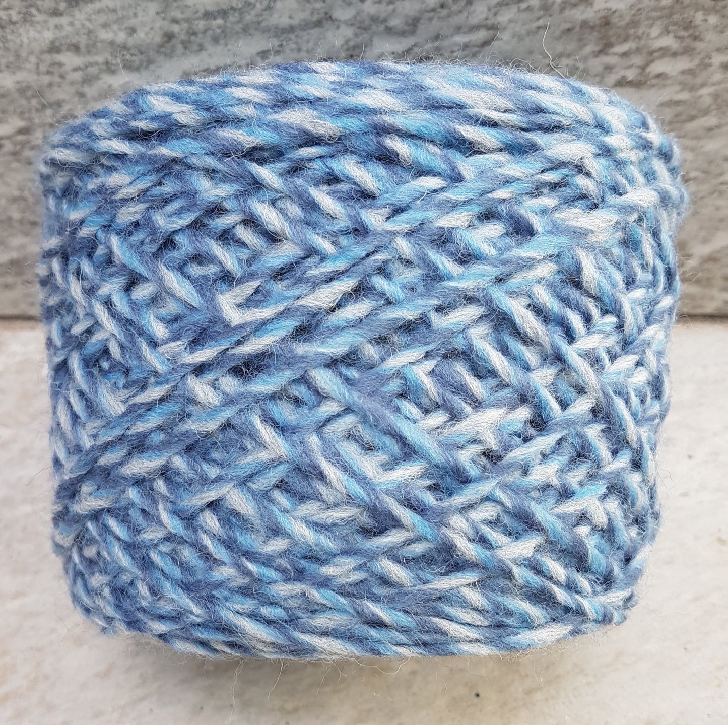 100g de laine italienne couleur Bleu Bleu Gris N. 475