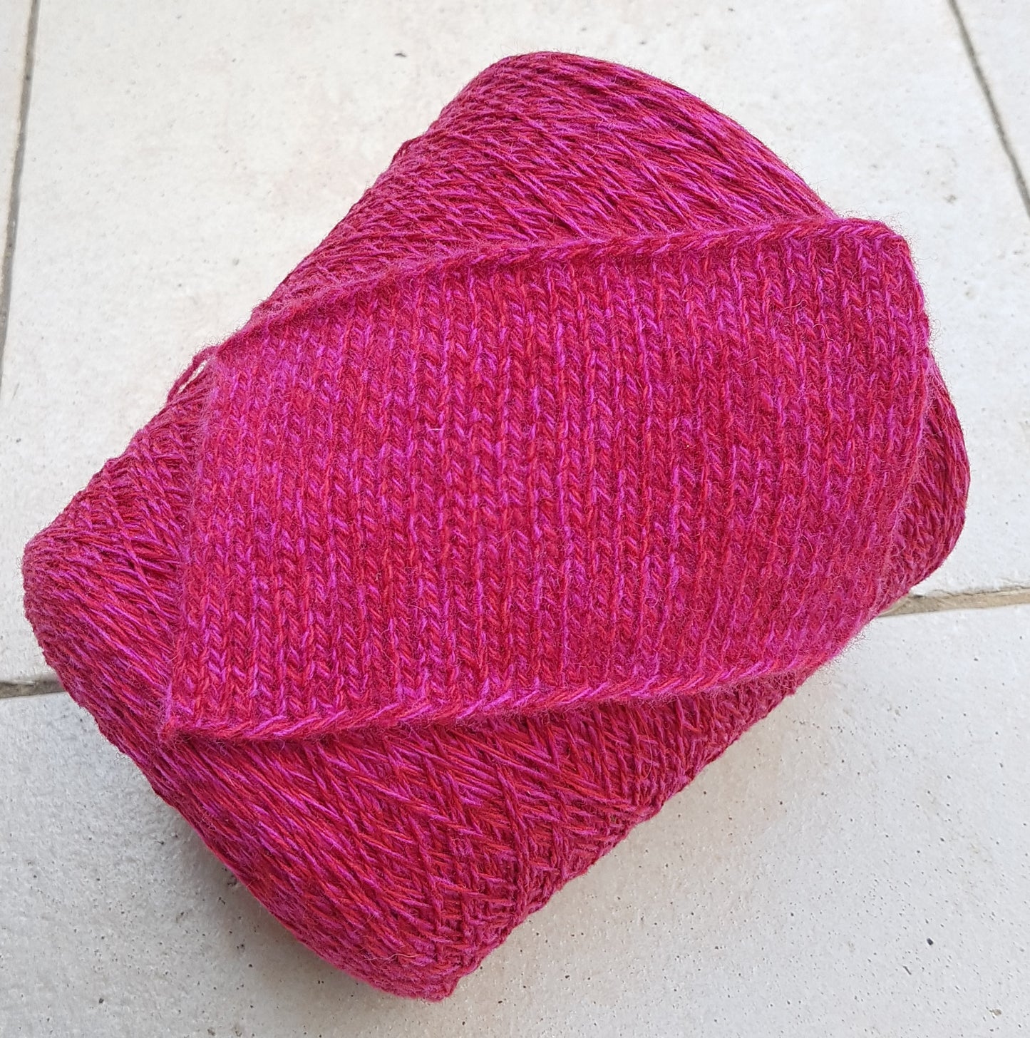 100g Laine Mérinos Extrafine 100% Fil Italien Couleur Rouge Fuchsia N. 498