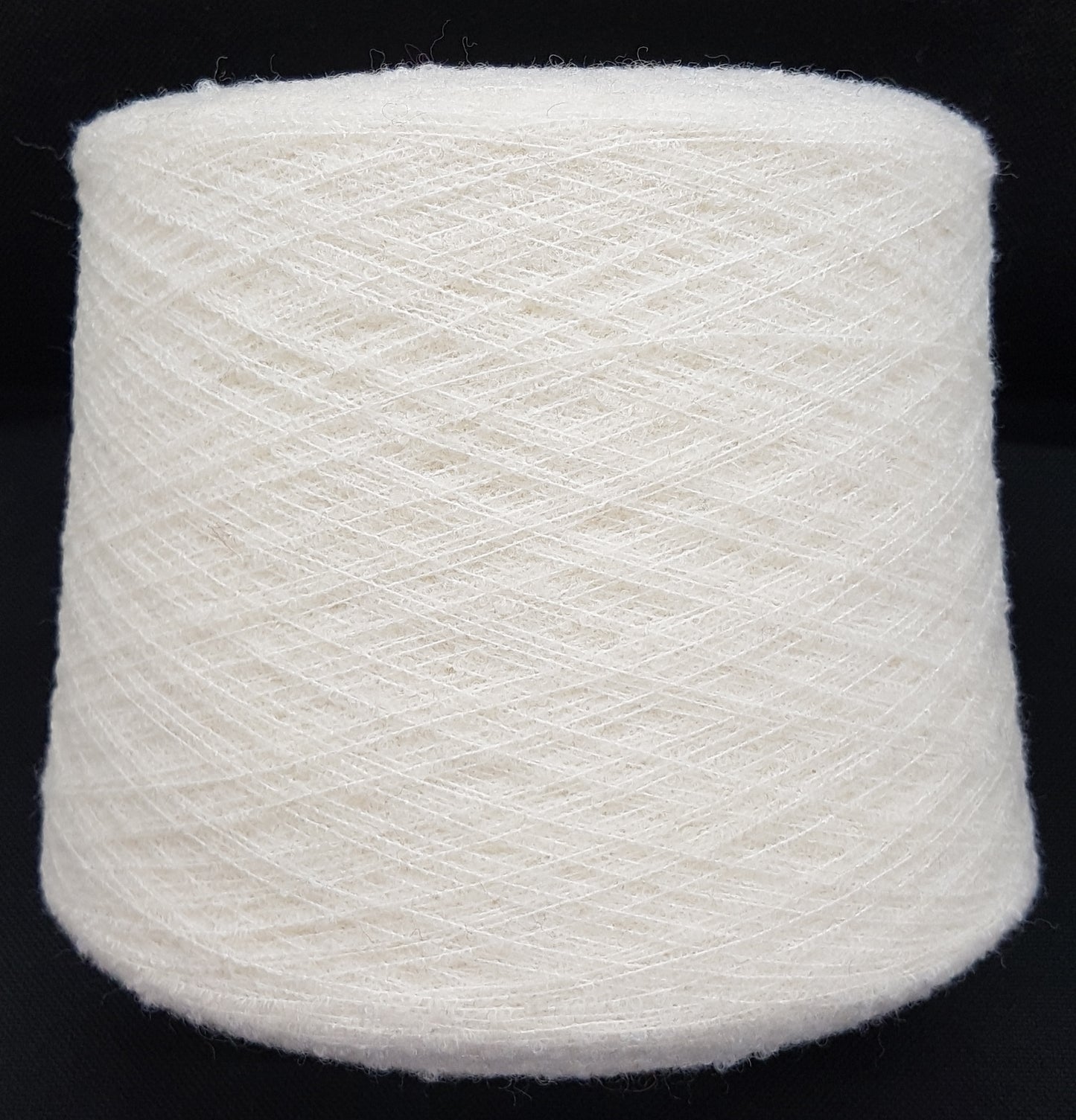 100g Bouclé Italiensk garn uld hvid farve N.515