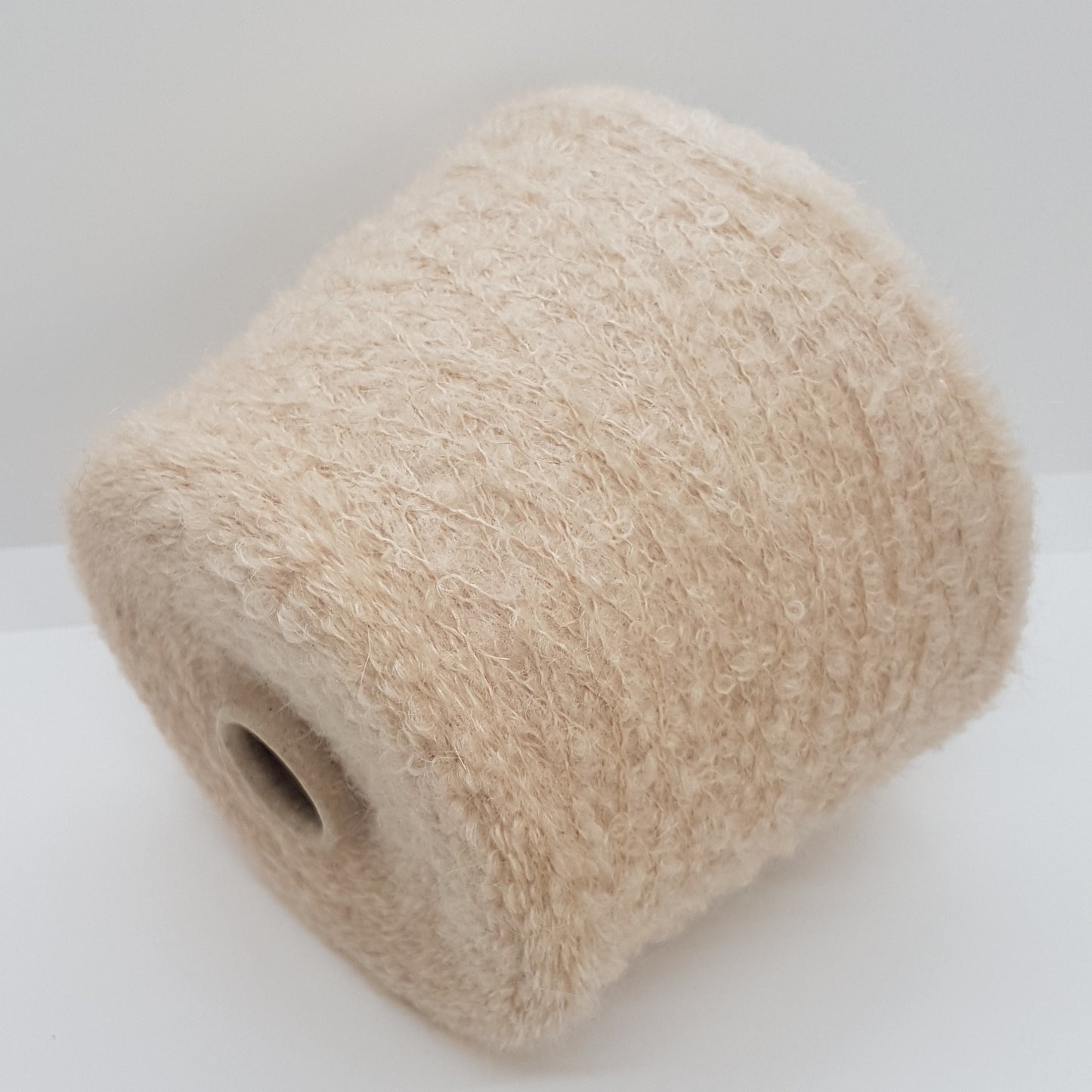 100g Kid Mohair Bouclé Italiensk garn farve beige fløde N.512