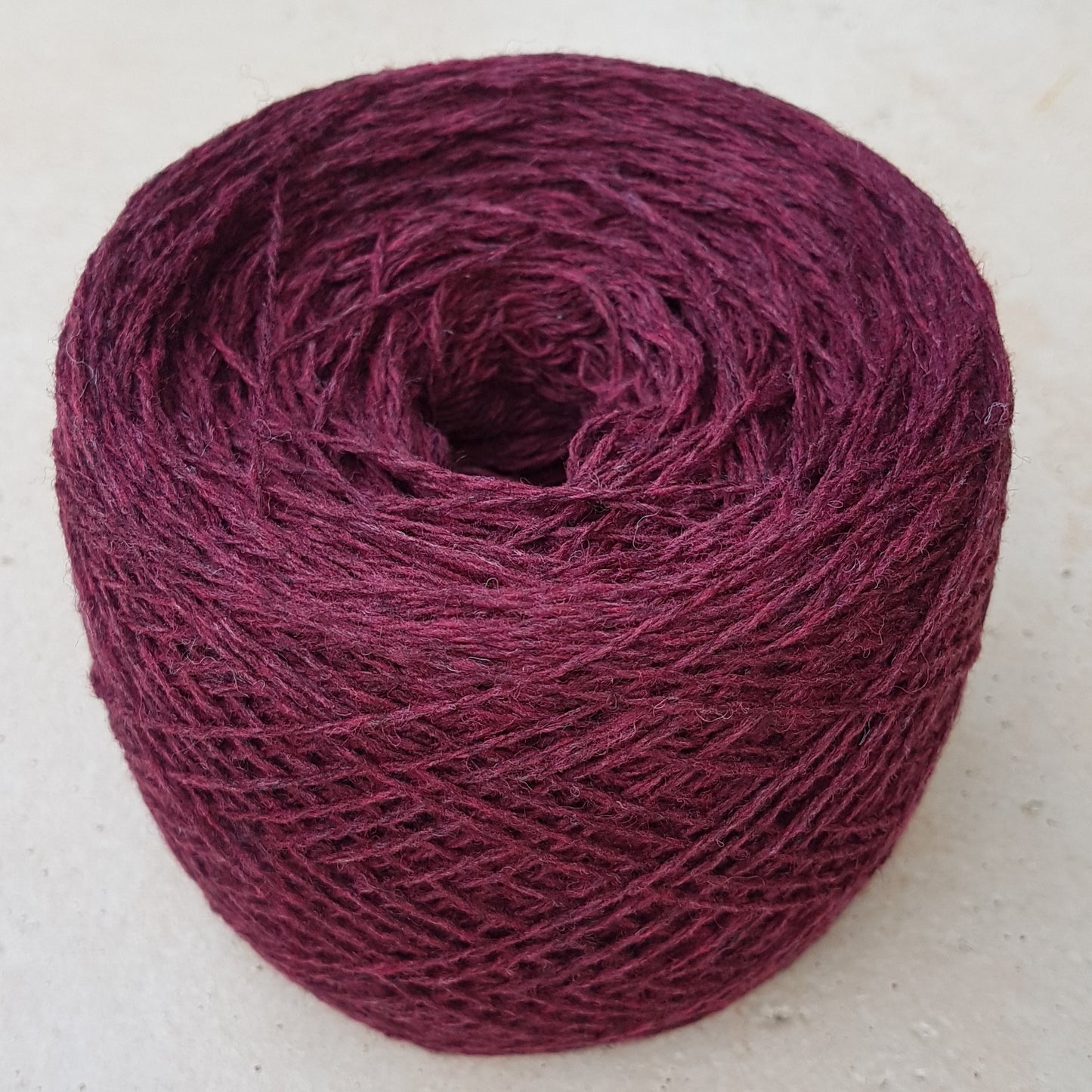 100g Shetland Wolle Look 100% gesponnen italienische Farbe Bordeaux N.521