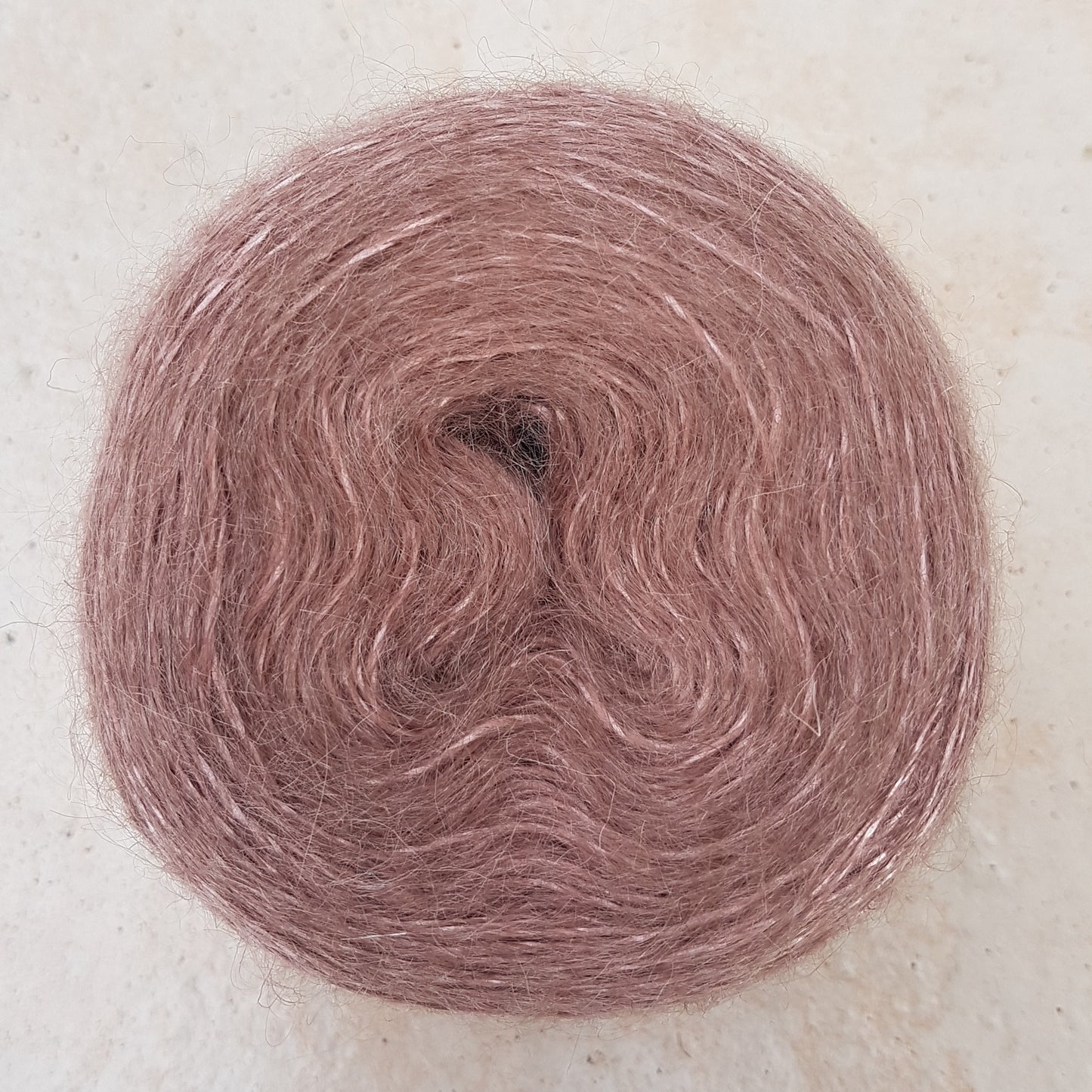 100g Mohair italiensk garn Viskose farve Beige Antik Pink N.523