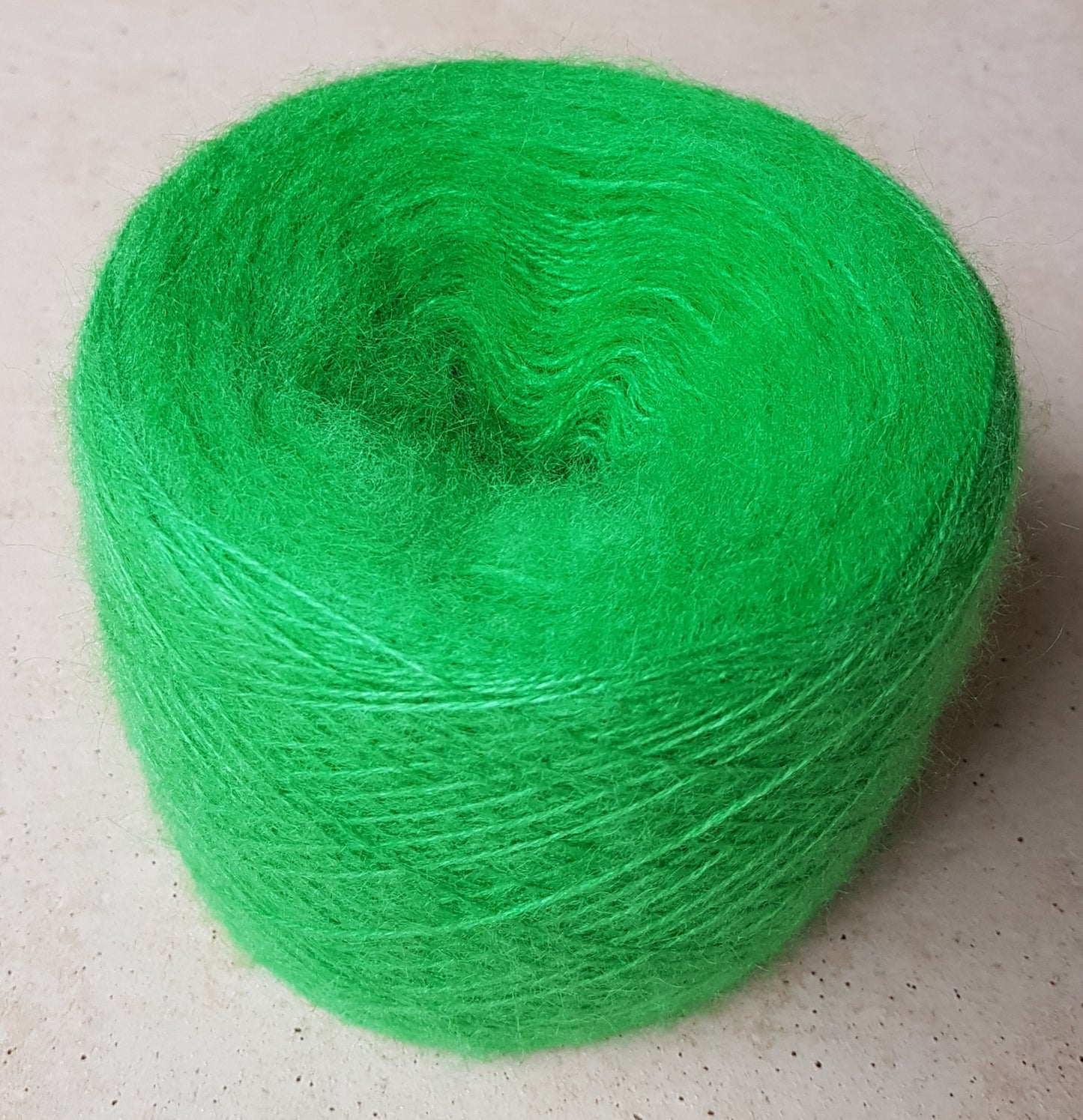 100g Mohair italiensk garn grøn farve N.527