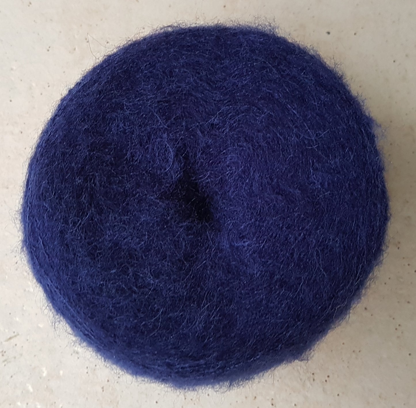 100g Mohair italiano hilado color azul oscuro N.528