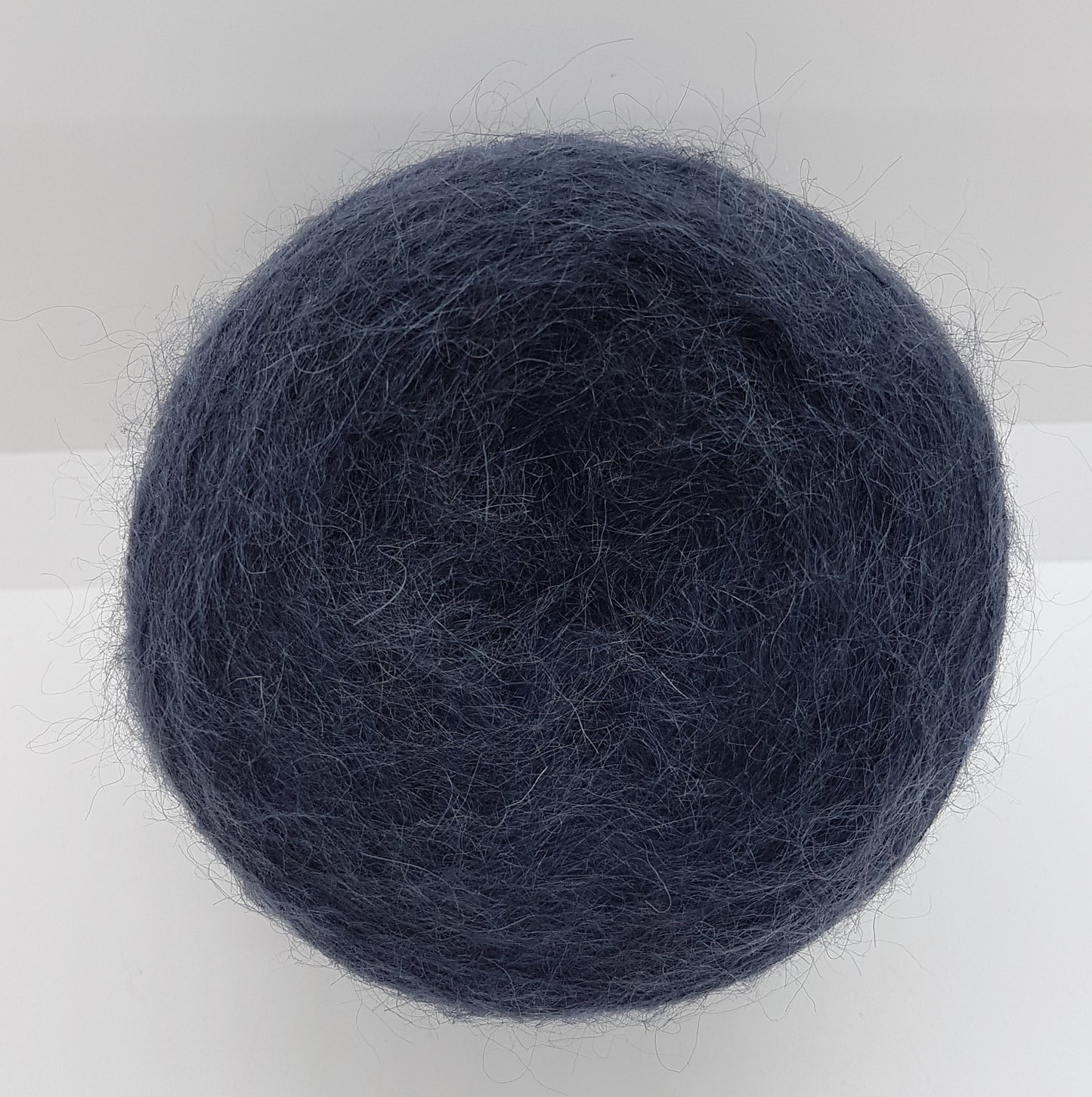 100g Mohair italiensk garn farve Grå Sort Asfalt N.534