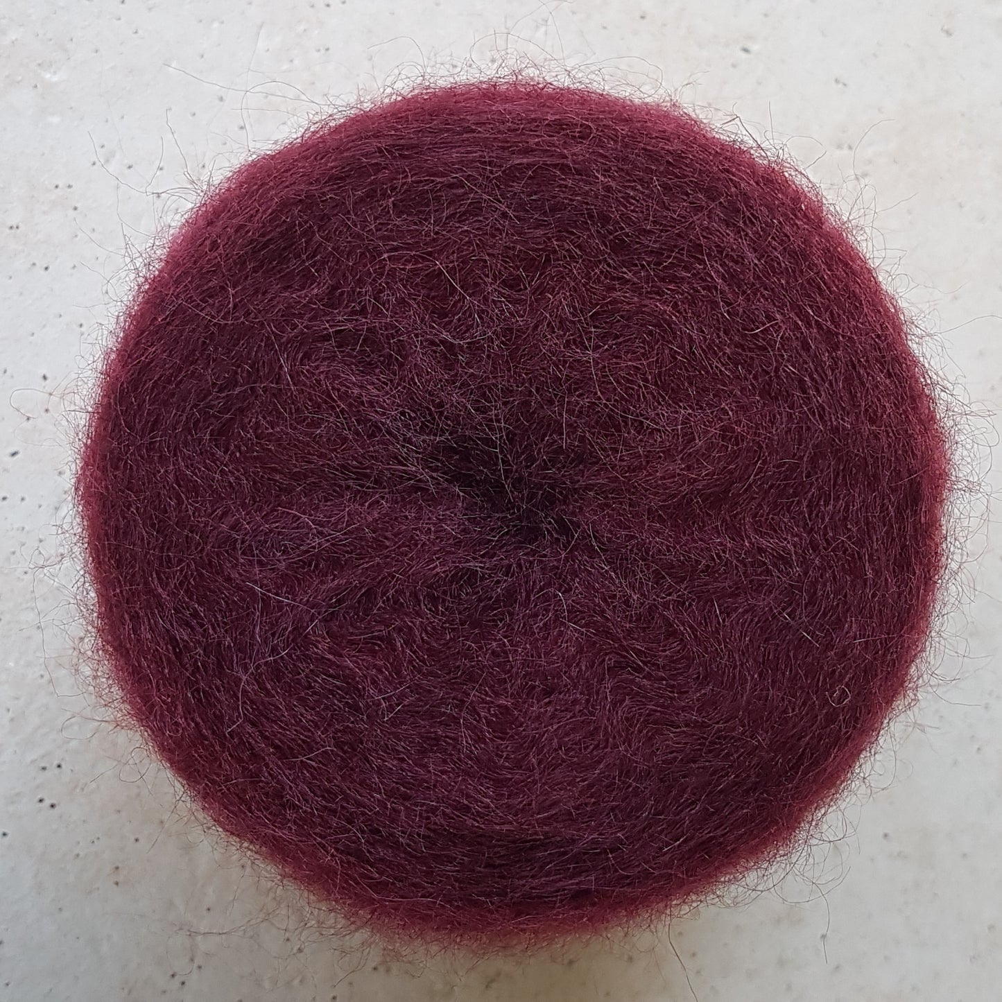 100g Mohair italiensk garn Bordeaux farve N.537