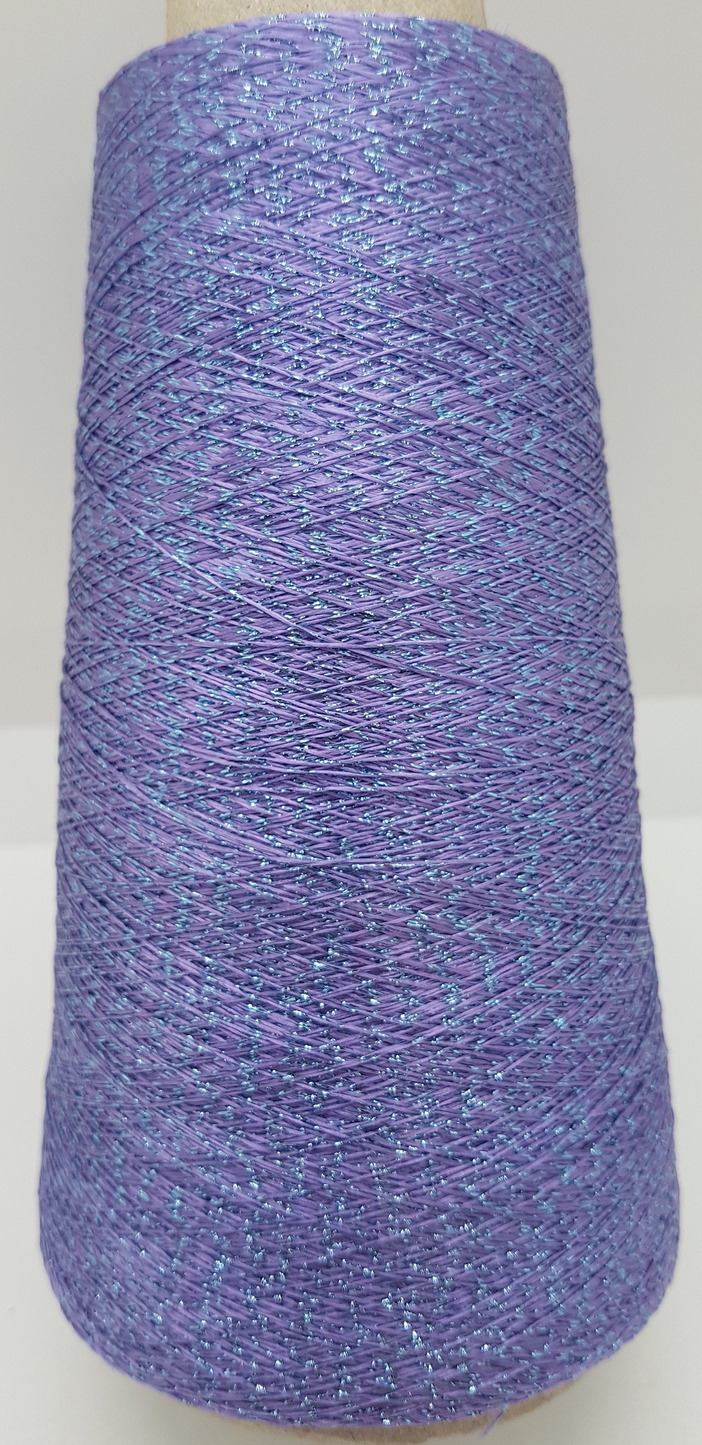 Italienisches Lurex-Garn in der Farbe Lilac Purple L66-L67