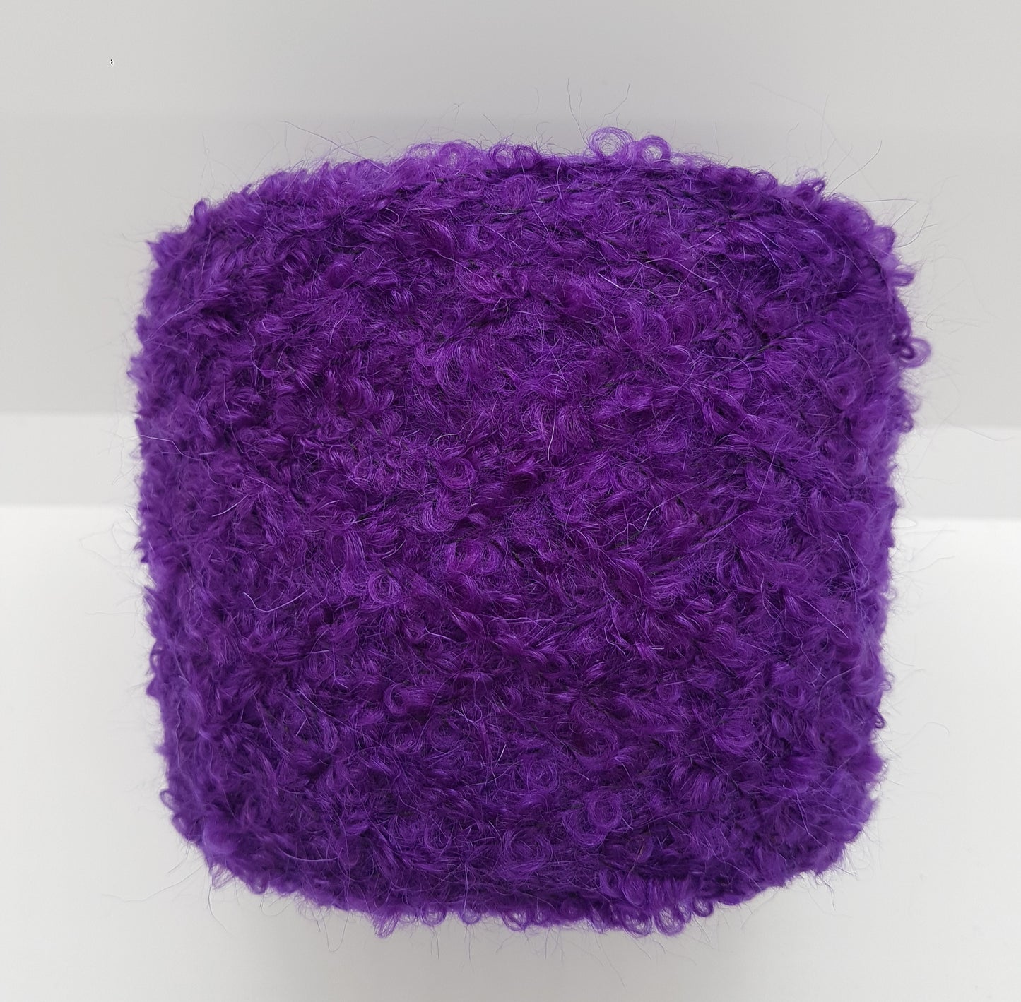 100g Mohair Bouclé filato italiano colore Viola N.549