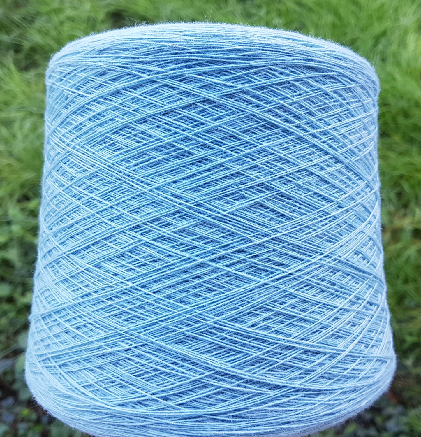 Canberra Extrafine Wool Italian Yarn Color Light Blue N.572