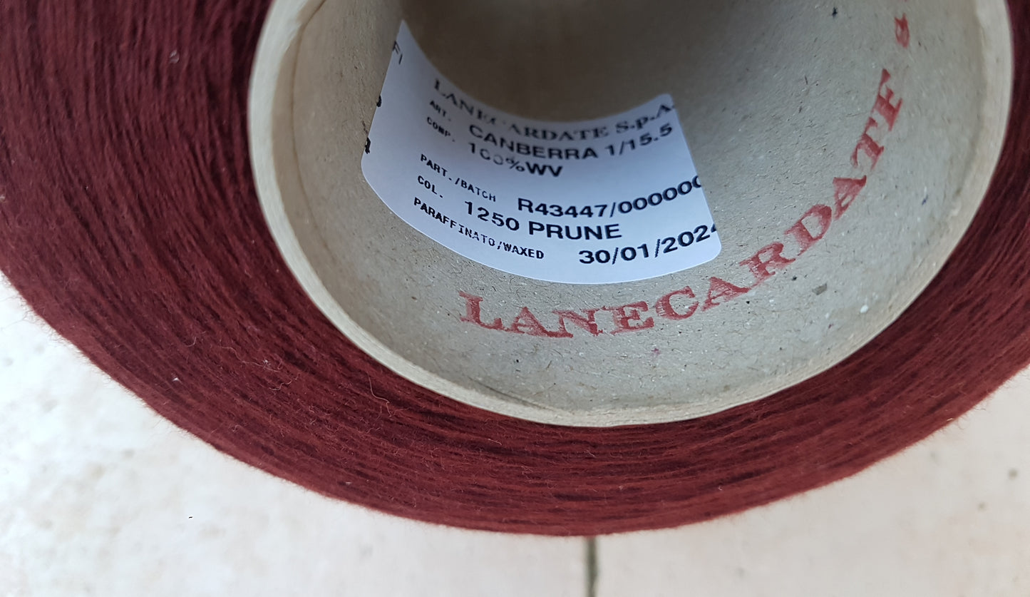 Laine extrafine Canberra fil italien coloris Bordeaux N. 580