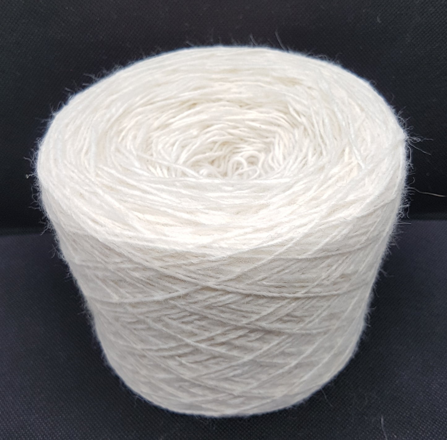 100g de fil italien de laine d'alpaga couleur blanc N. 602