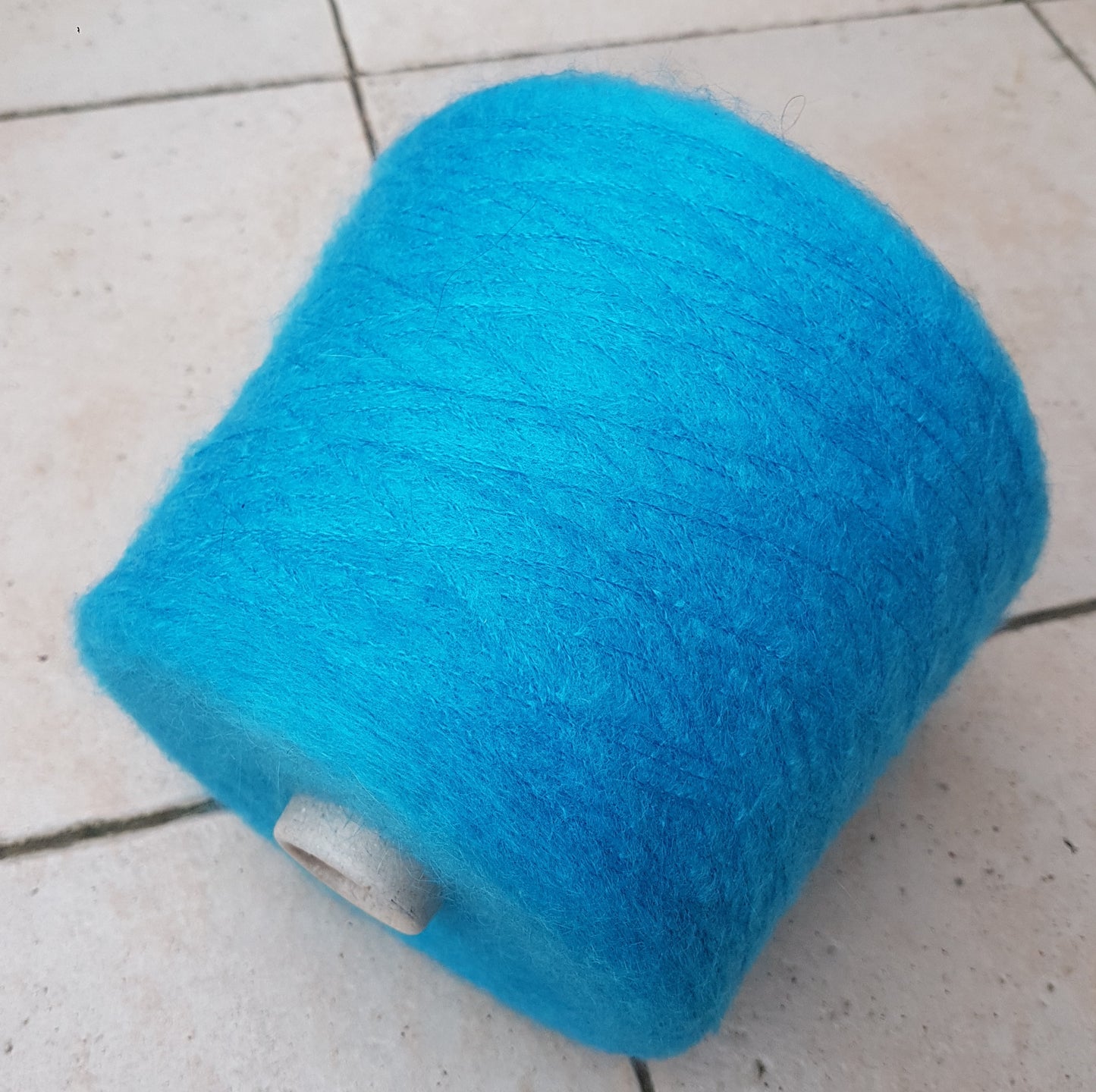 100g Kid Mohair hilo italiano suave color Azul Turquesa N.627