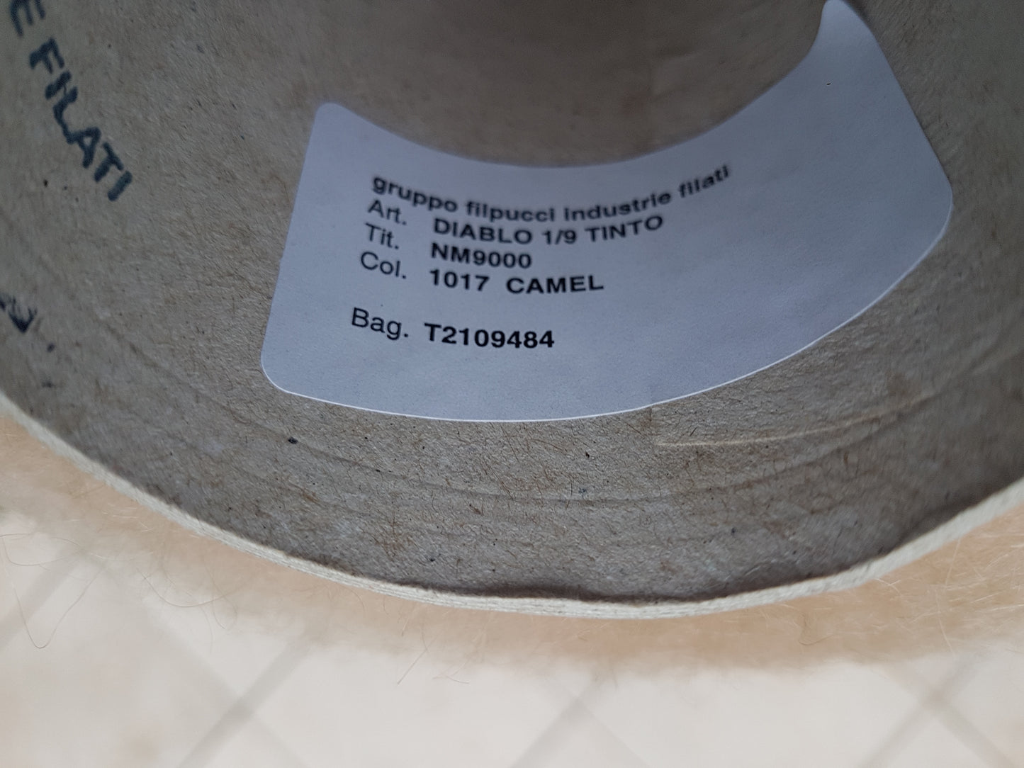 100g Kid Mohair blødt italiensk garn farve Beige N.632