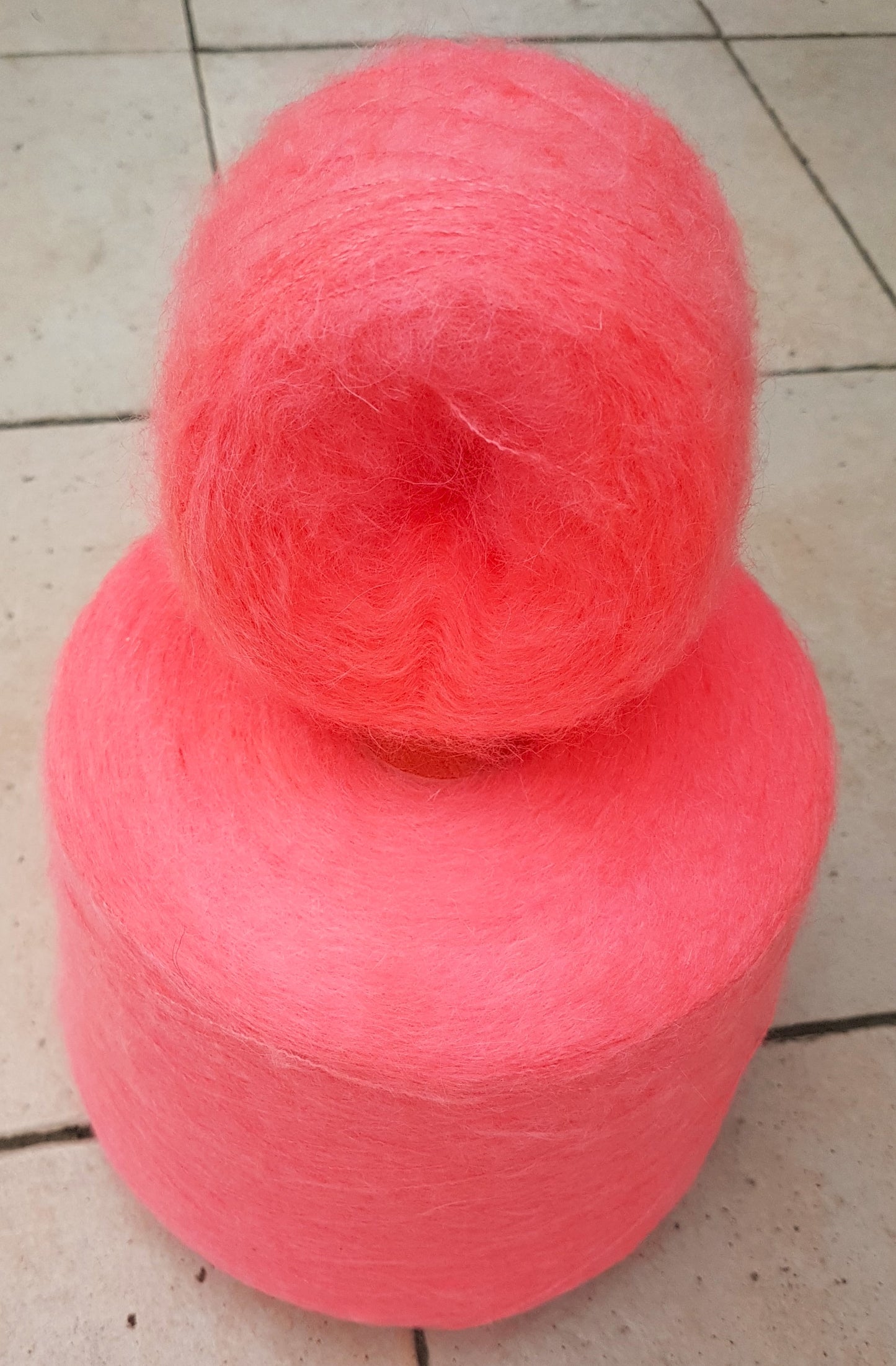 100g Mohair suave hilo italiano color Rosa Geranio Fluorescente N.641