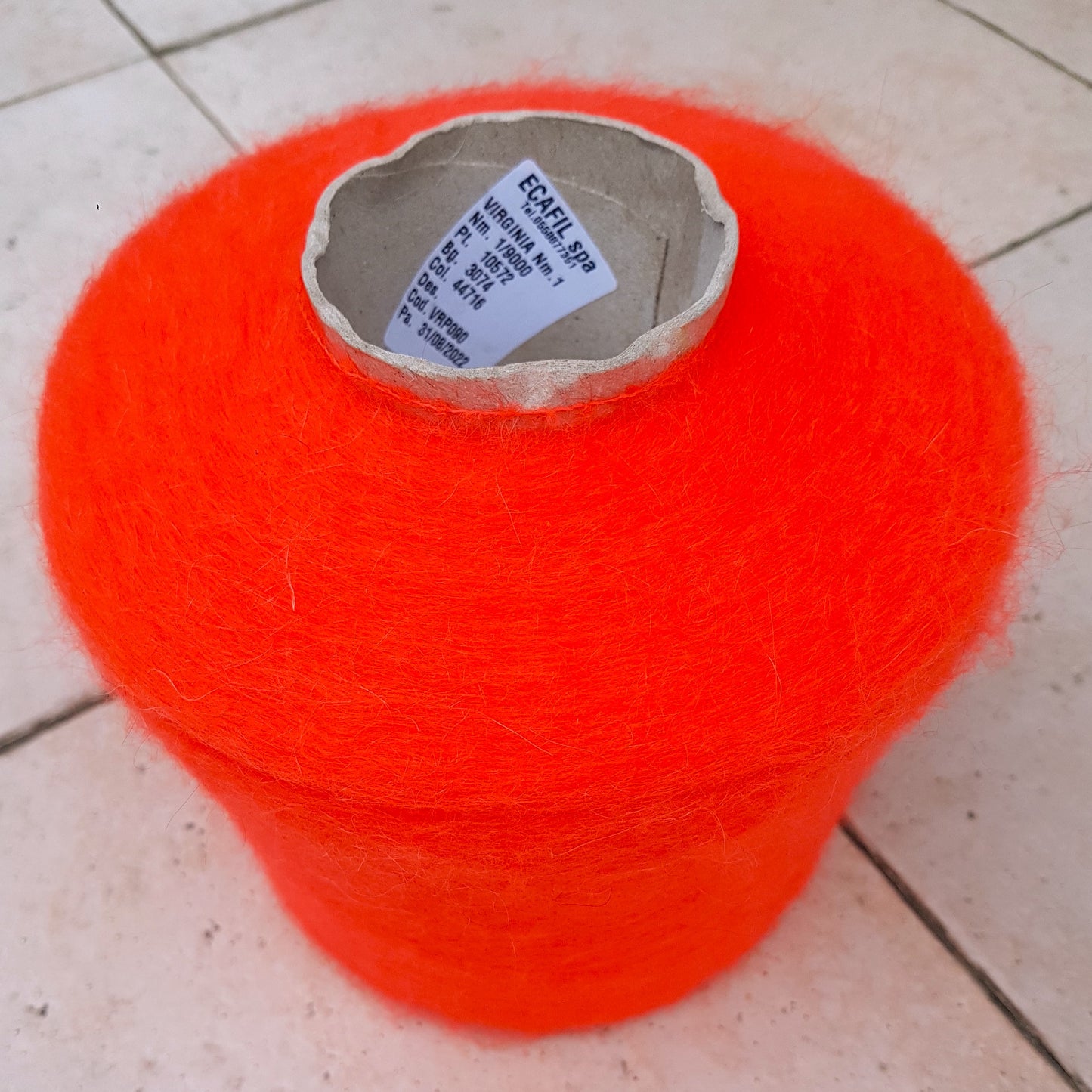 100g Mohair suave hilo italiano color Naranja Fluorescente N.642