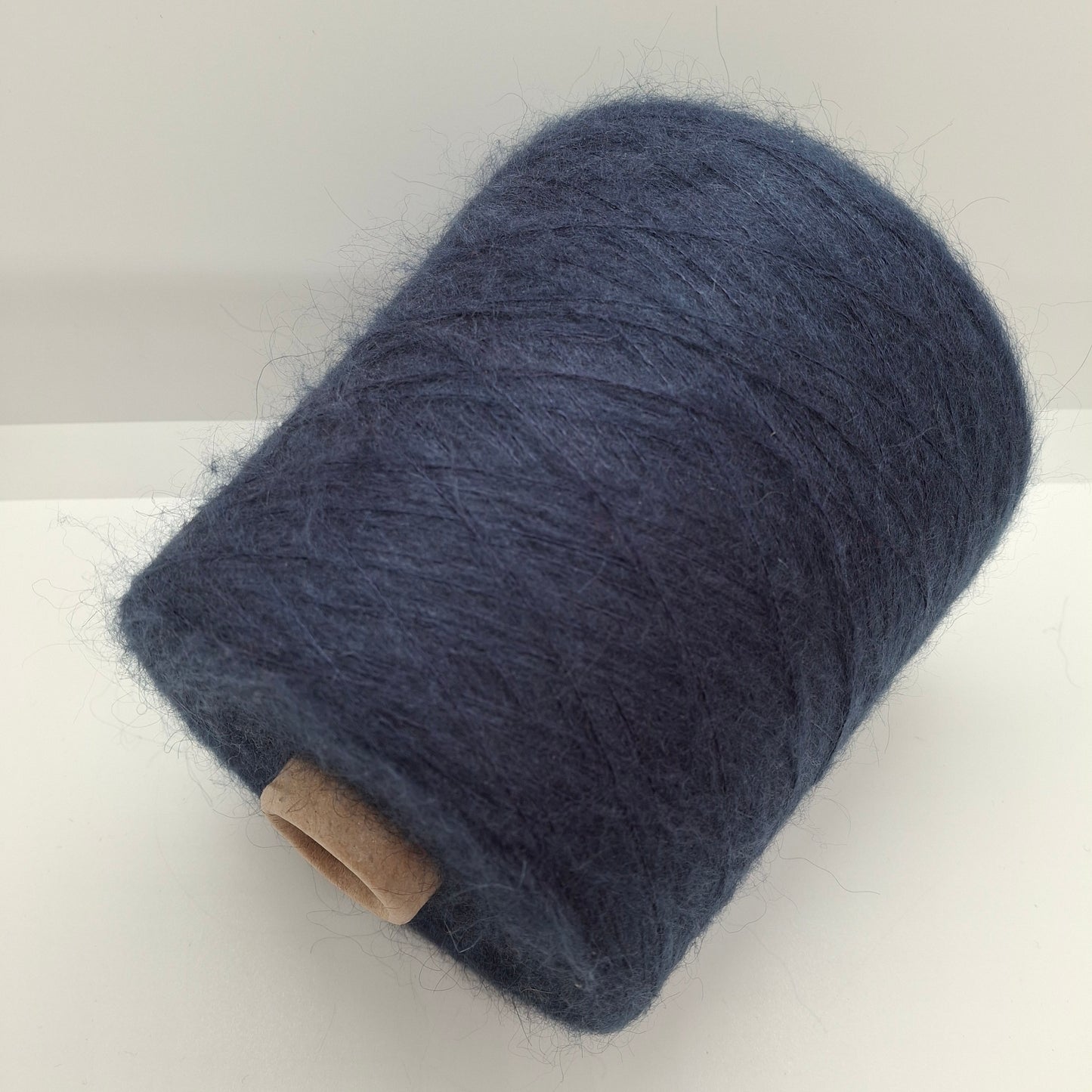 100g Kid Mohair hilo italiano suave color Azul Medianoche N.640