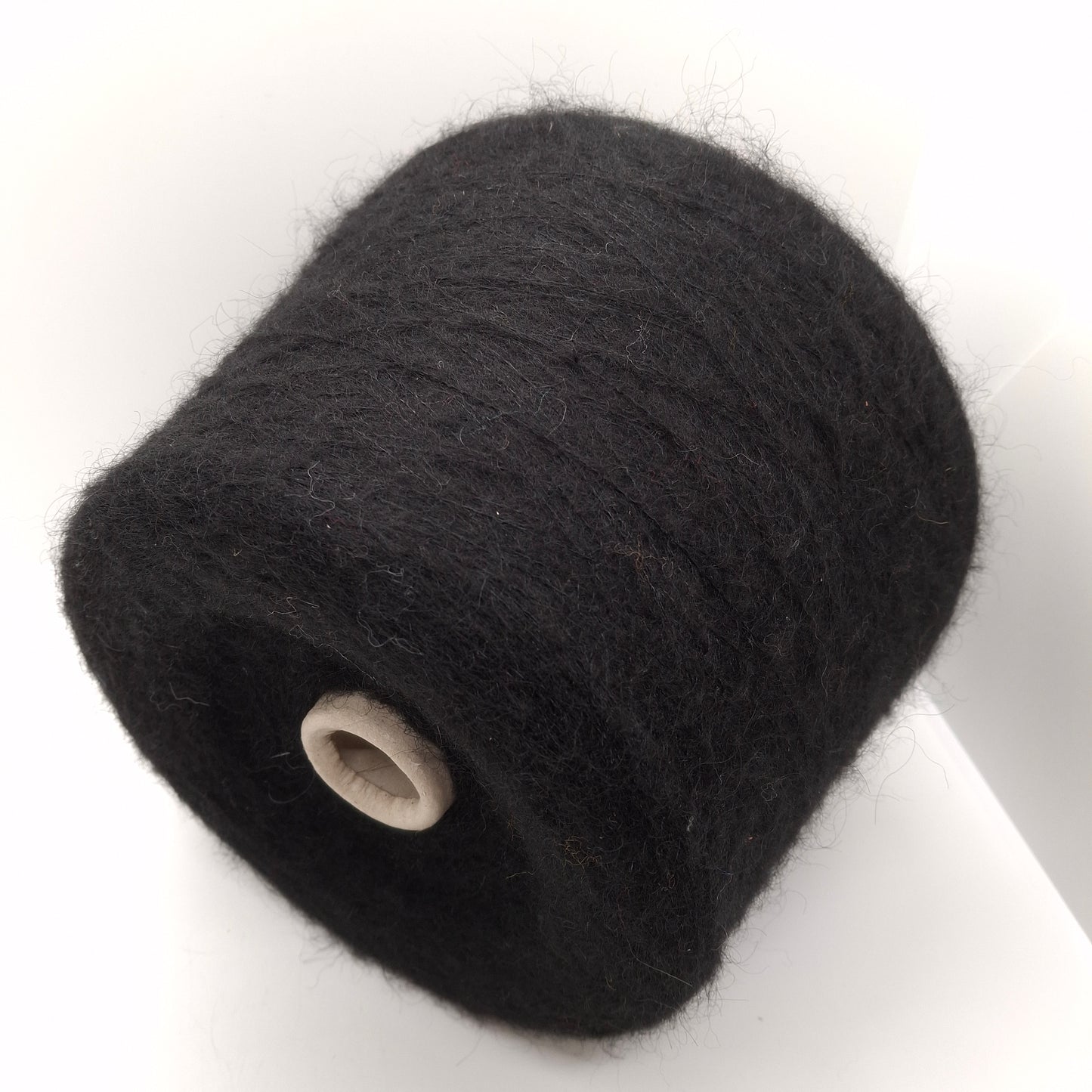 100g Kid Mohair hilo italiano suave, color Negro N.675