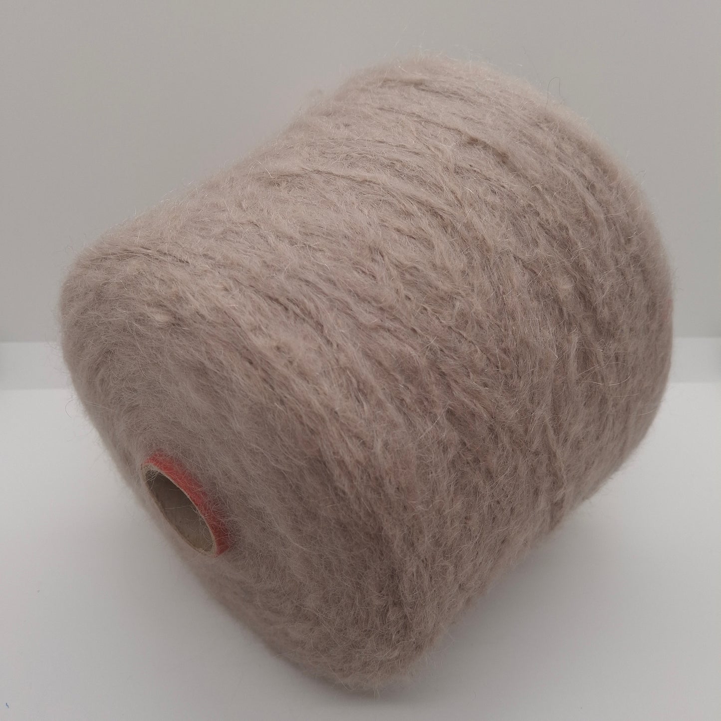 100g Mohair blødt italiensk garn farve Beige N.696