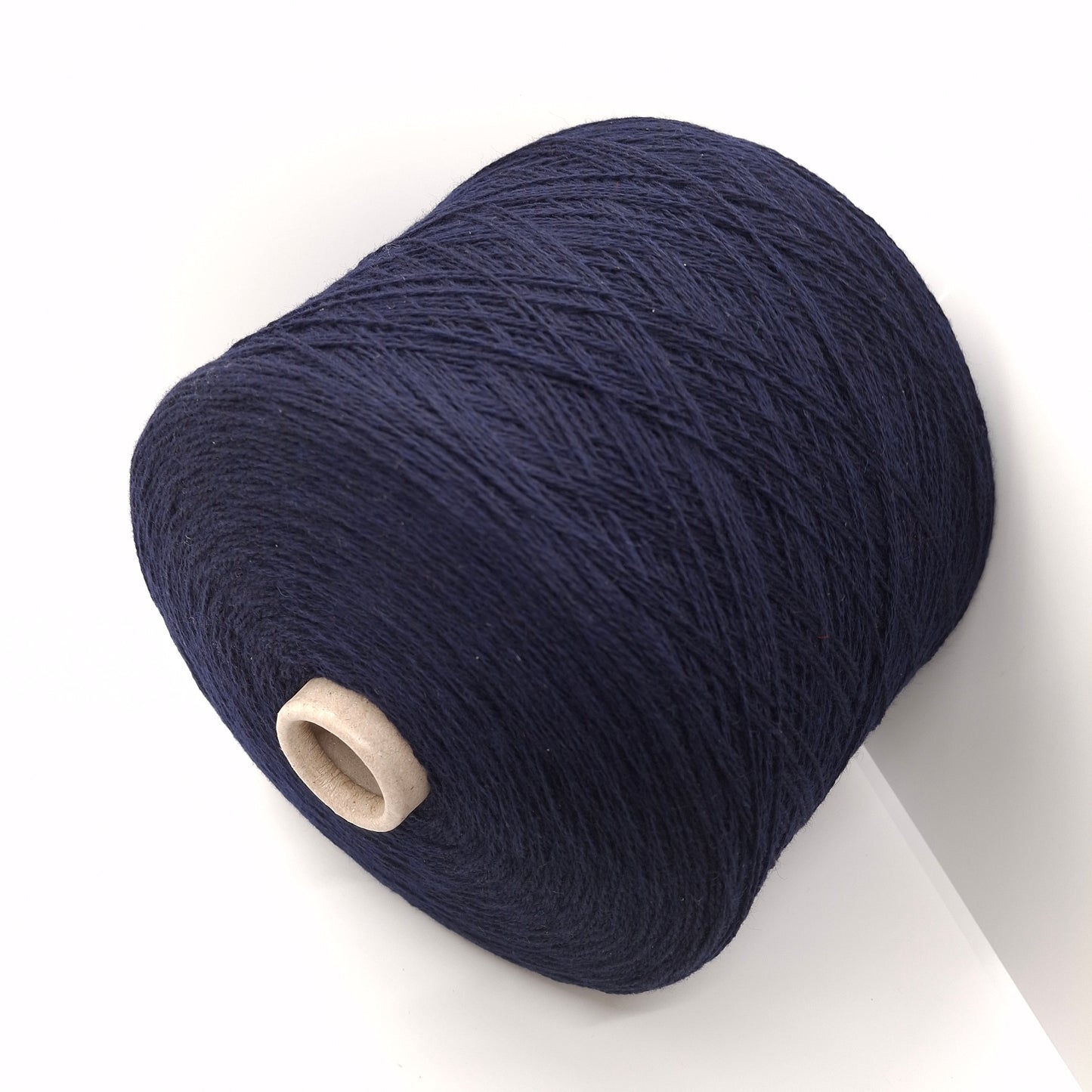 100g de laine extrafine italienne couleur bleu nuit N. 699