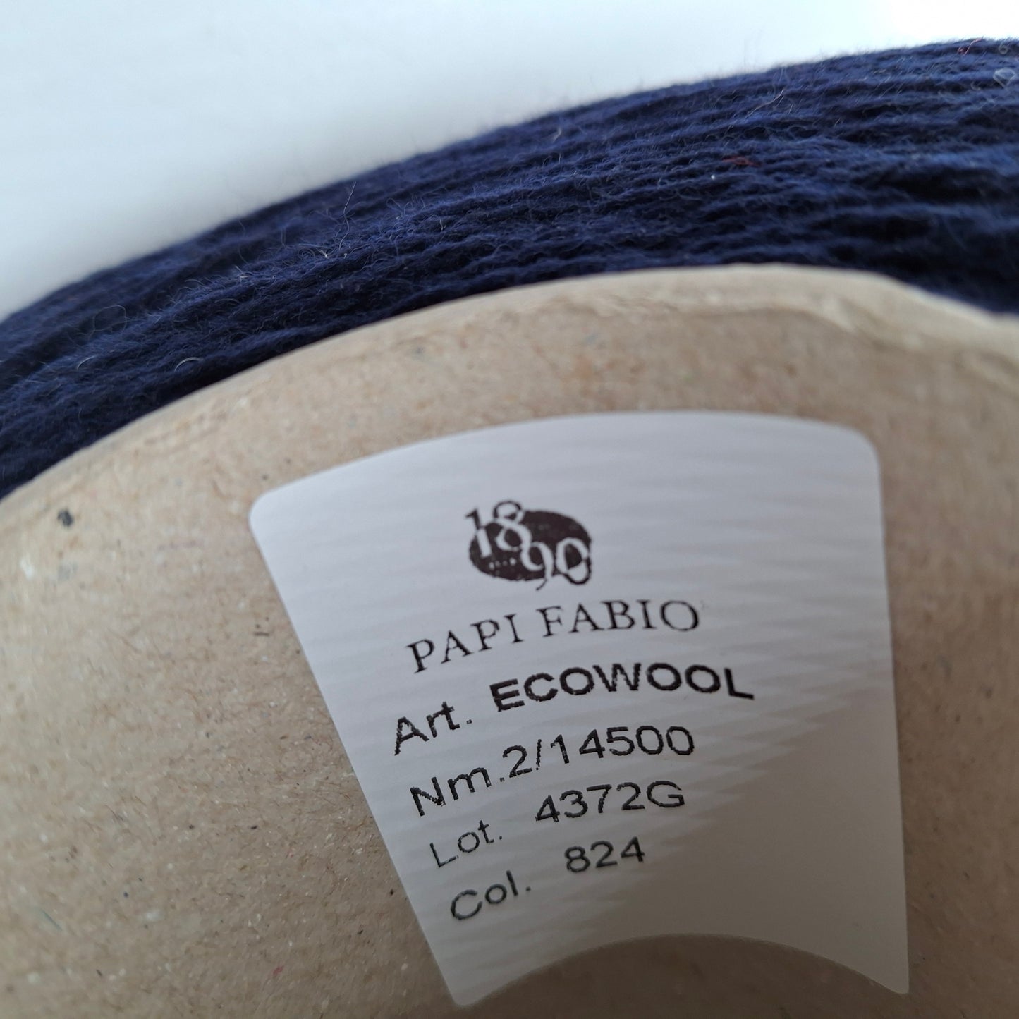 100g Extrafine Wool Italian yarn color Midnight Blue N.699