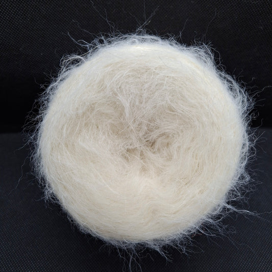 100g de fil doux italien Alpaga brossé couleur Blanc cassé N. 708