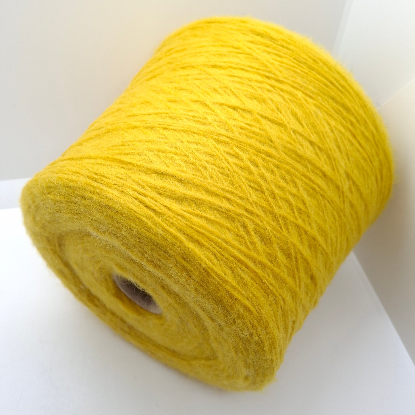 Hilo italiano suave Merino Extrafine de 100 g color Amarillo Ocre N.723