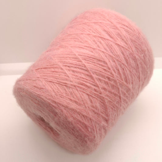 100g de fil italien doux extra fin mérinos couleur rose N. 724