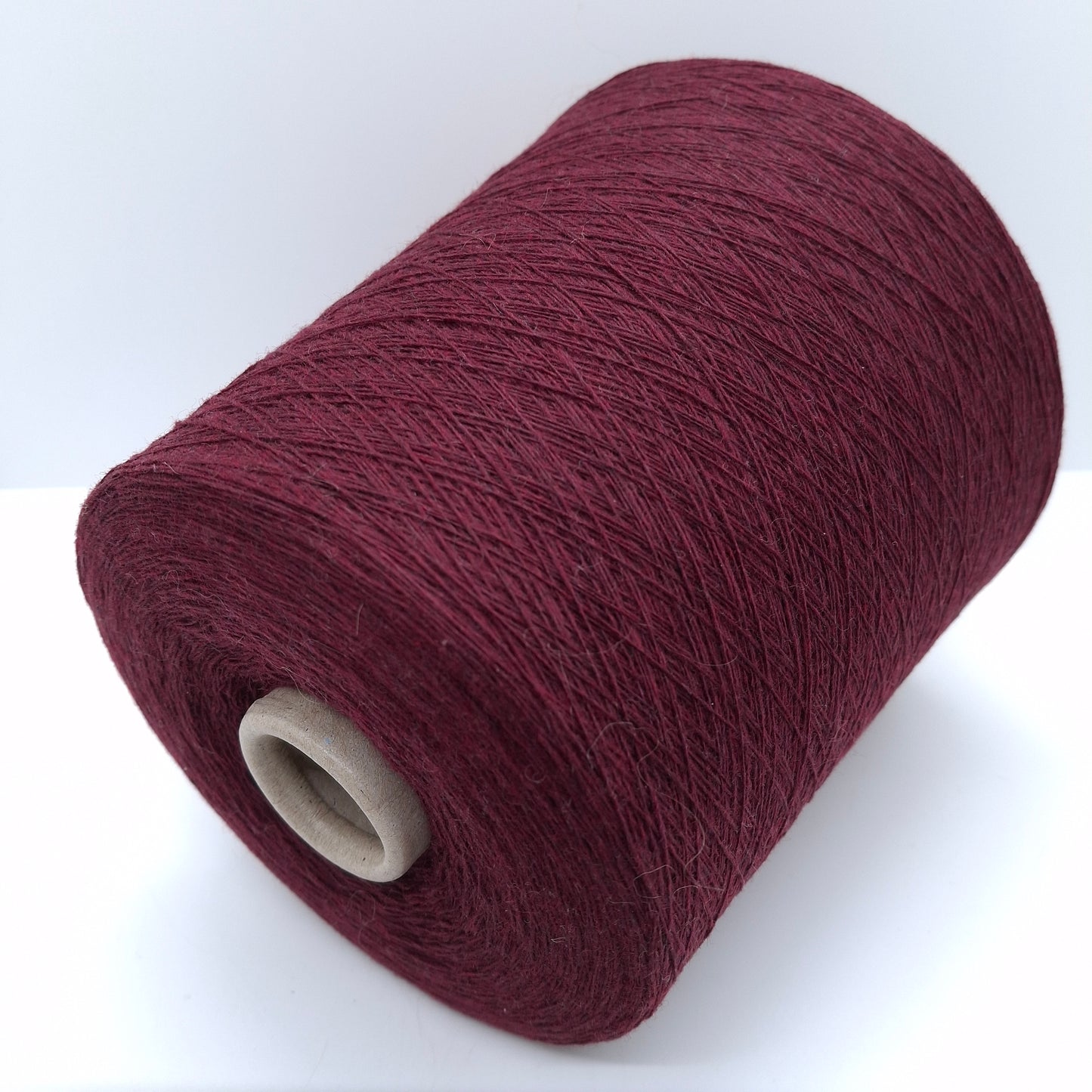 Fil de laine cachemire italien couleur bordeaux N. 761