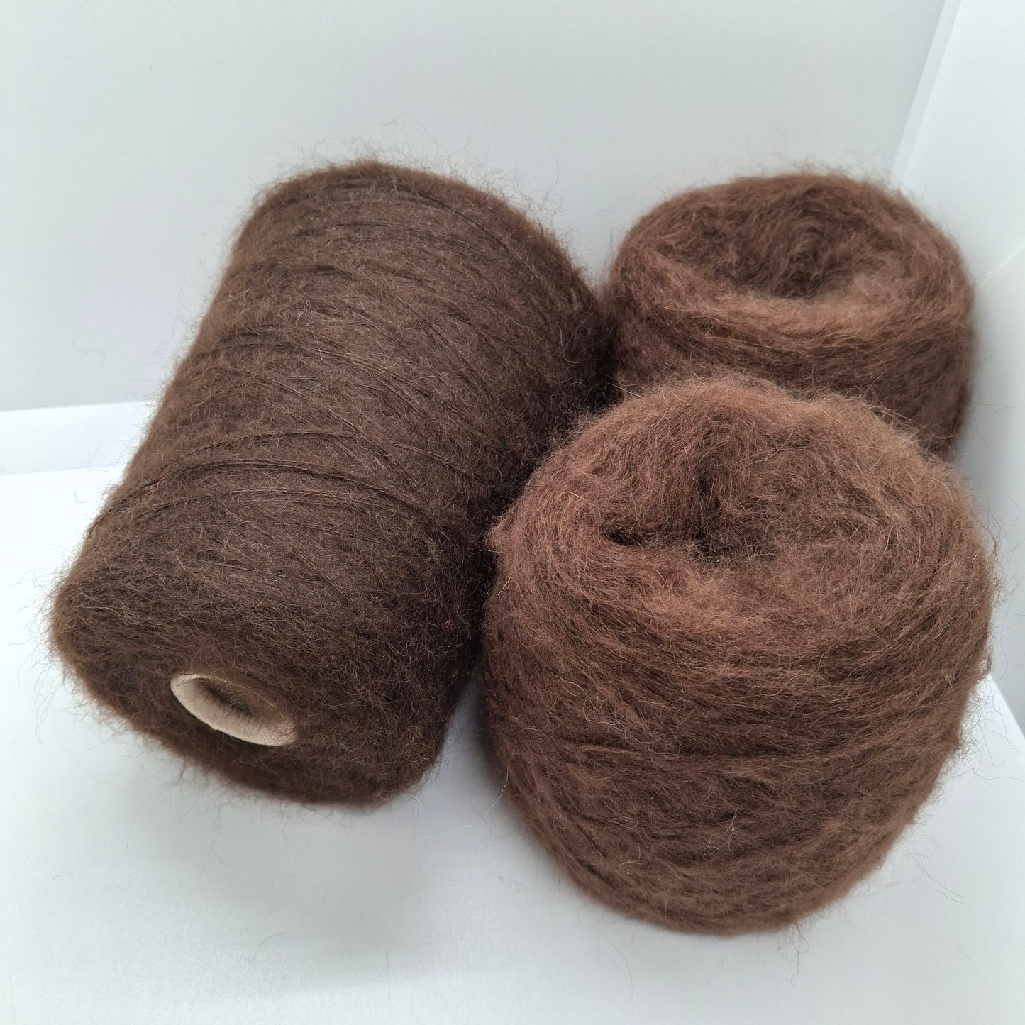 Hilo italiano suave Mohair de 100 g color marrón N.750