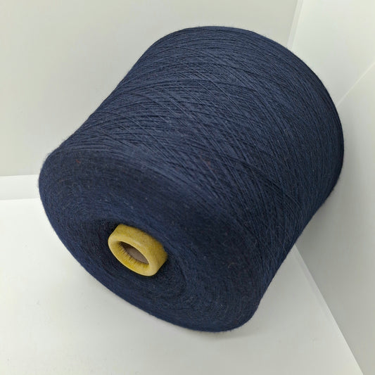 1,4 KG ekstra fint italiensk merinouldgarn, farve midnatsblå, nr. 927