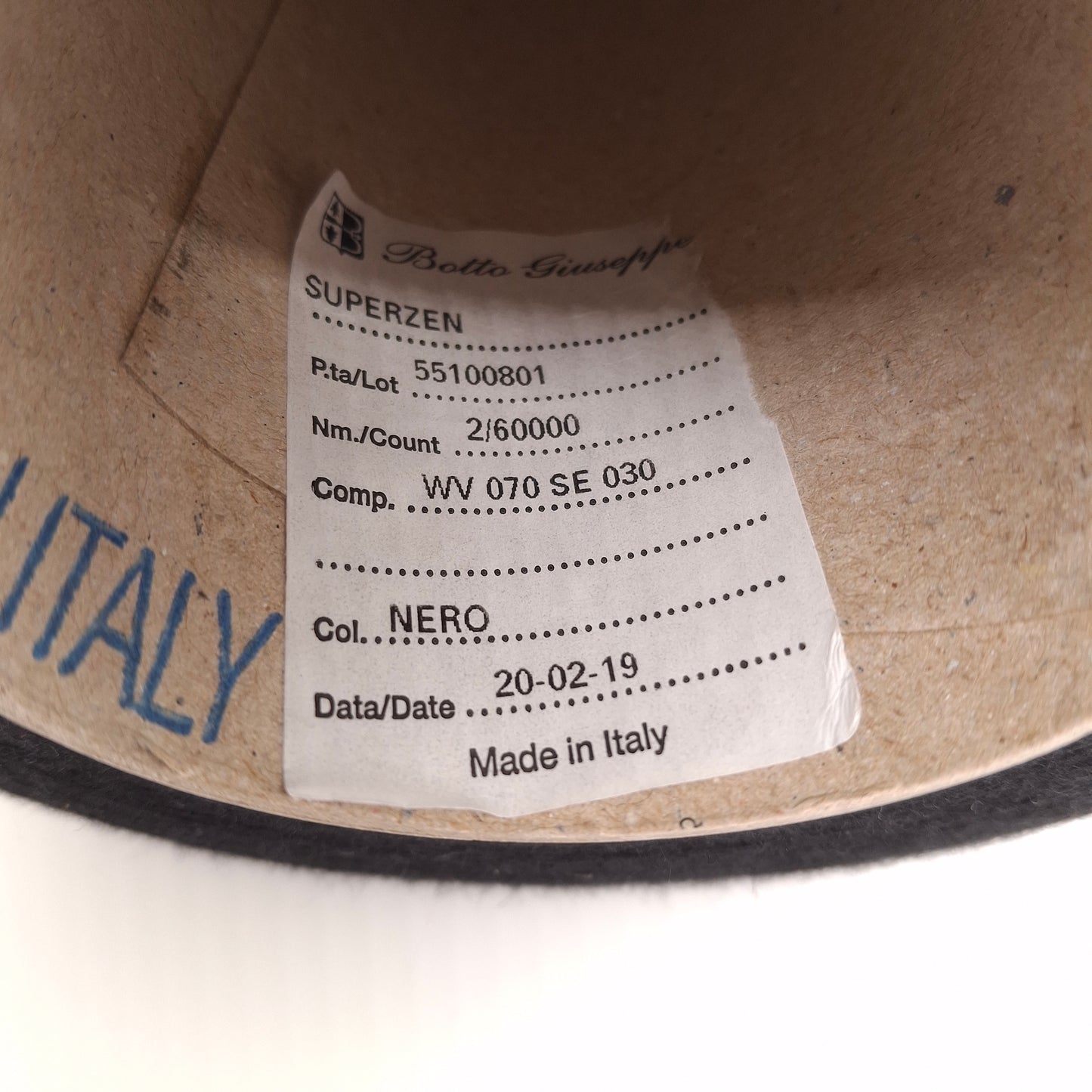 Fil italien soie laine mérinos superfin couleur noir N. 932