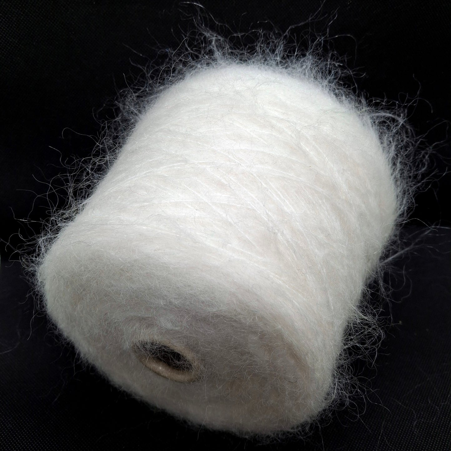 100g Mohair morbido filato italiano colore Bianco Sbiancato N.939