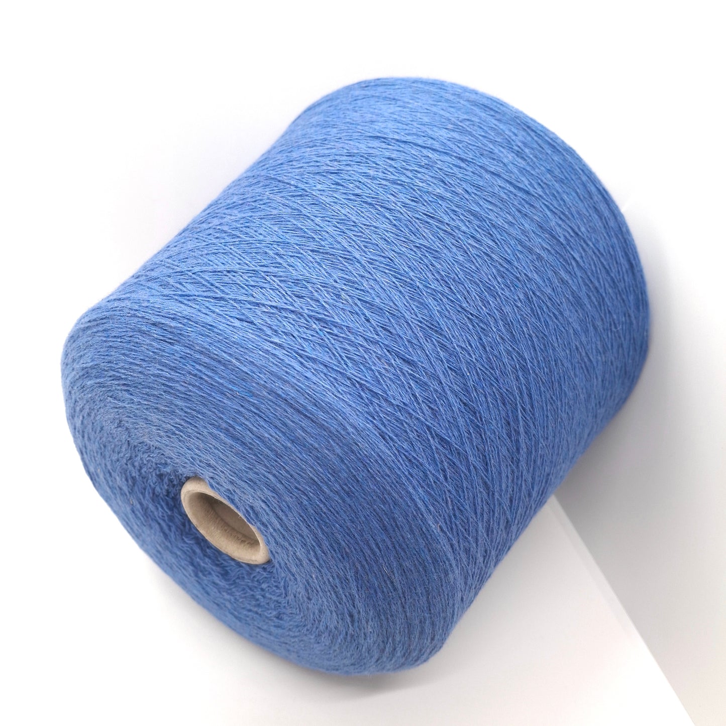 100 g de fil cachemire 100 % italien couleur bleu clair N. 970