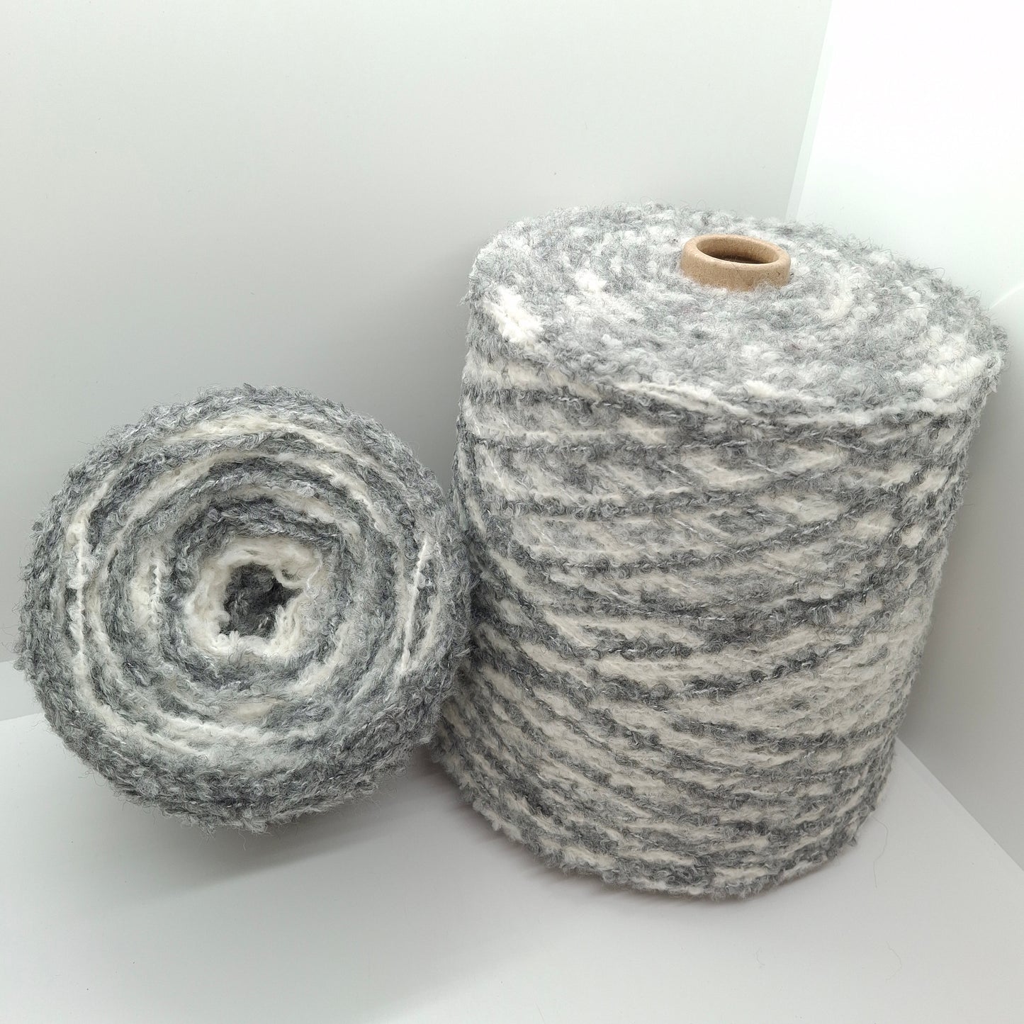 100g Misto Lana Bouclé filato morbido italiano colore Grigio Bianco N.1004