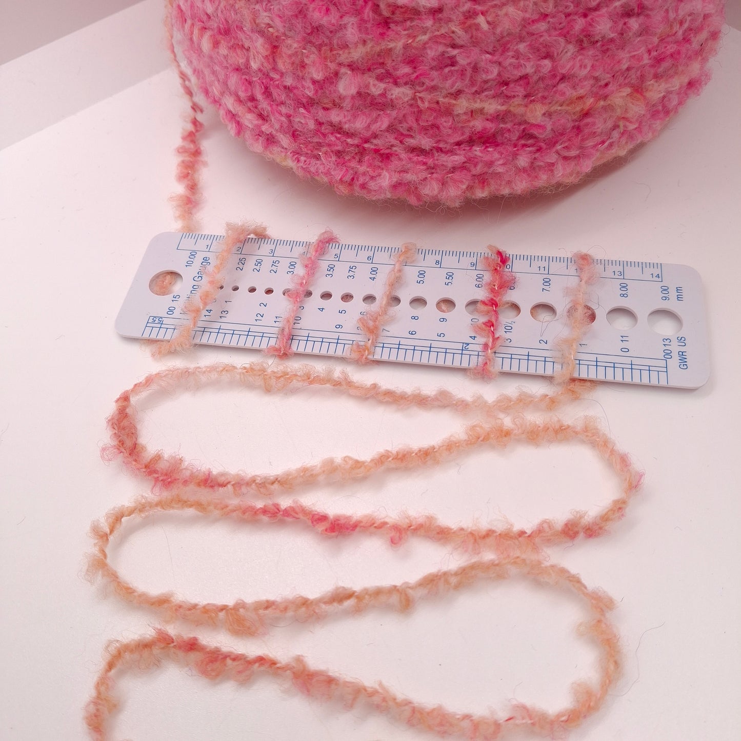 100g Mixed Wool Bouclé soft Italian yarn color Pink Yellow N.1005