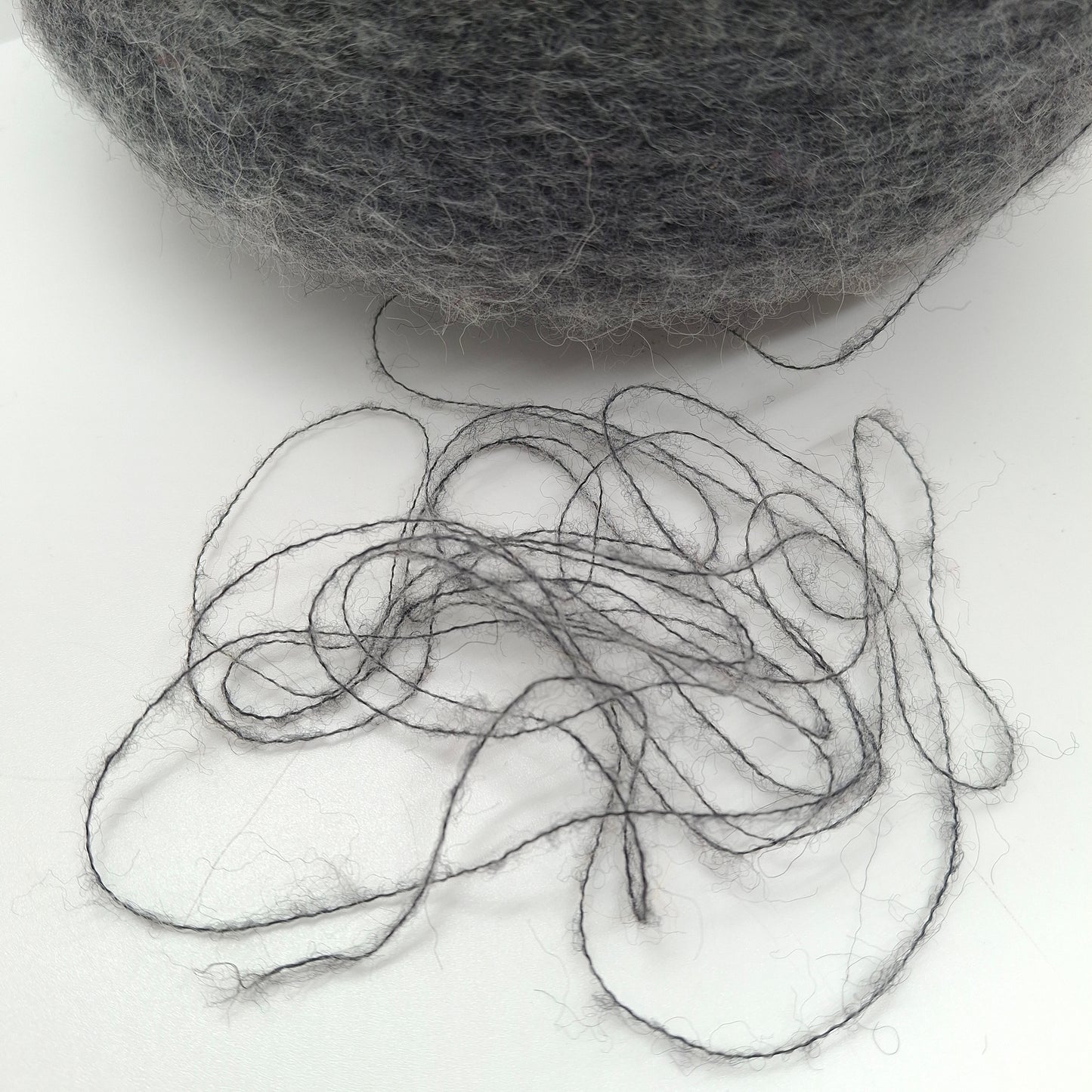 100 g de fil italien doux Baby Alpaga couleur Gris N. 1000