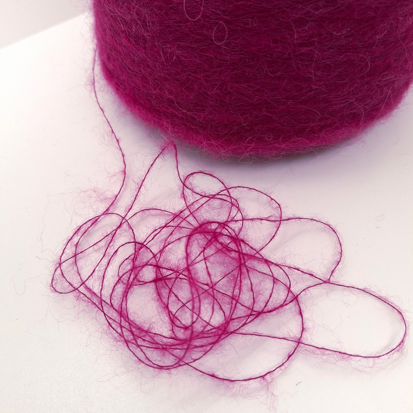 100g Mohair morbido filato italiano colore Fucsia N.988